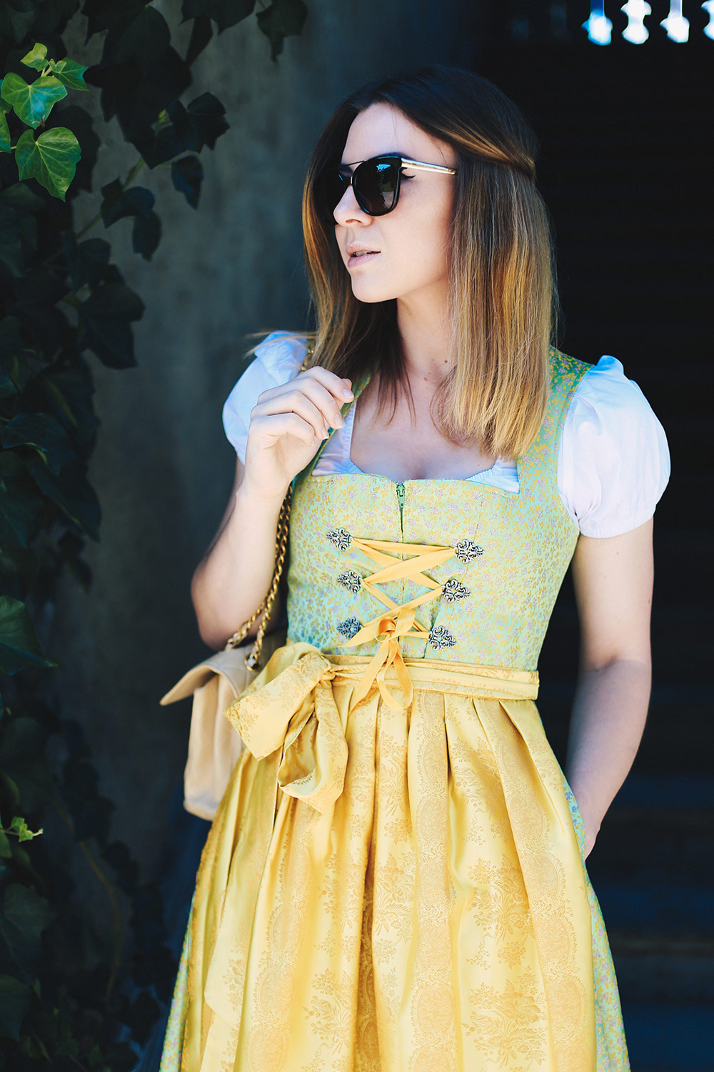 Oktoberfest Styling Tipps, Dirndl-Dekolleté, Dirndl Schuhe, Dirndl No-Gos, gelbes Dirndl, grünes Dirndl, Fashion Magazin, Fashion Blog, Modeblog, whoismocca.me