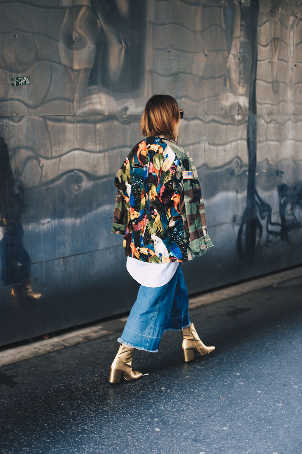 Oversize Camouflage Parka, Denim Culotte, goldene Boots, Streetstyle, Herbst Outfit, Metallic Boots, Cross Body Bag, breiter Riemen, Fashion Blog, Modeblog, whoismocca.me