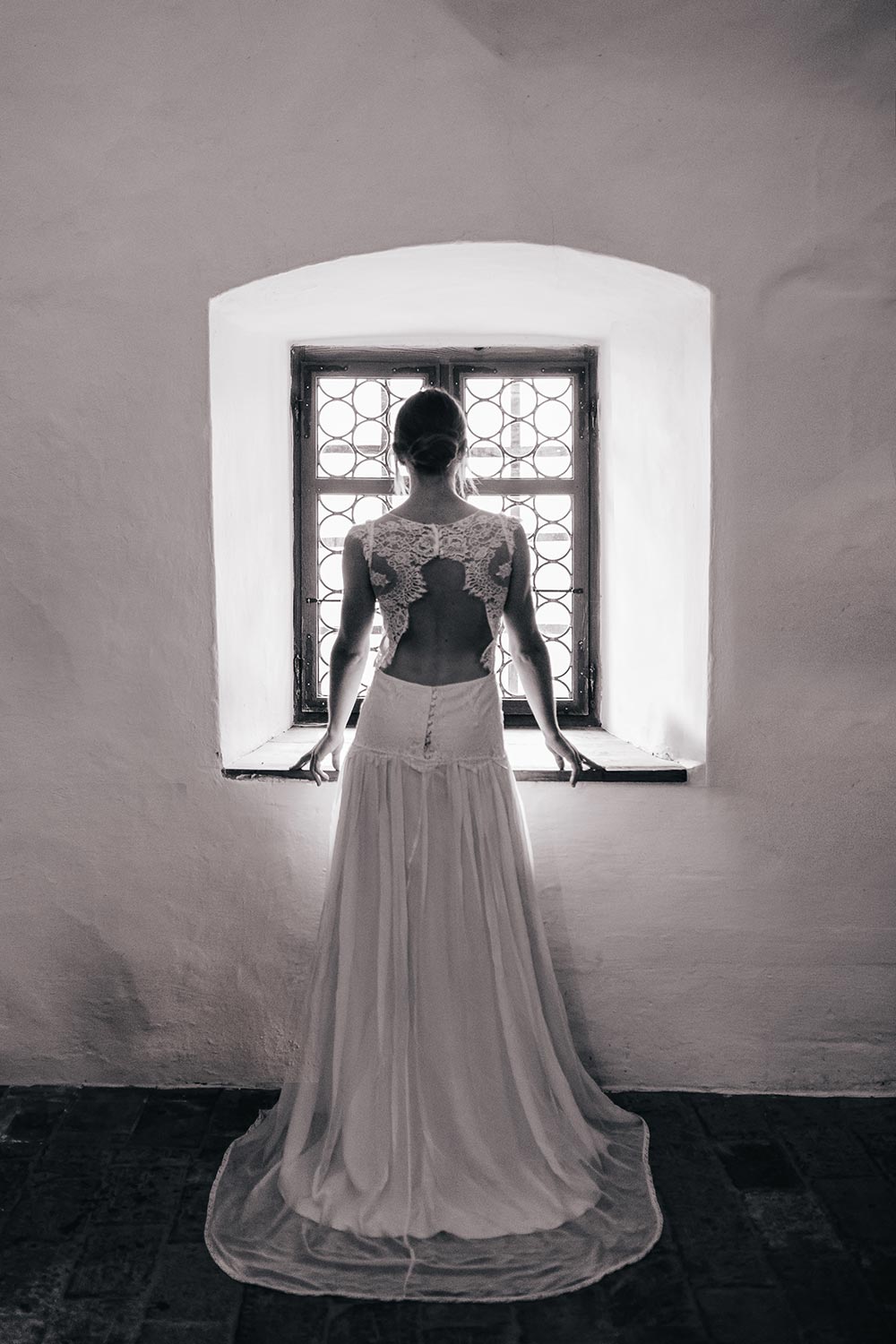 Herbsthochzeit, Style Shoot, Hochzeit in Tirol, Schloss Friedberg, Papeterie, Hochzeitskleid, Stephanie Wolff Paris, Hochzeit mit Hunden, Shooting mit Hunden, fashionblog, modeblog, hochzeitsblog, whoismocca.me