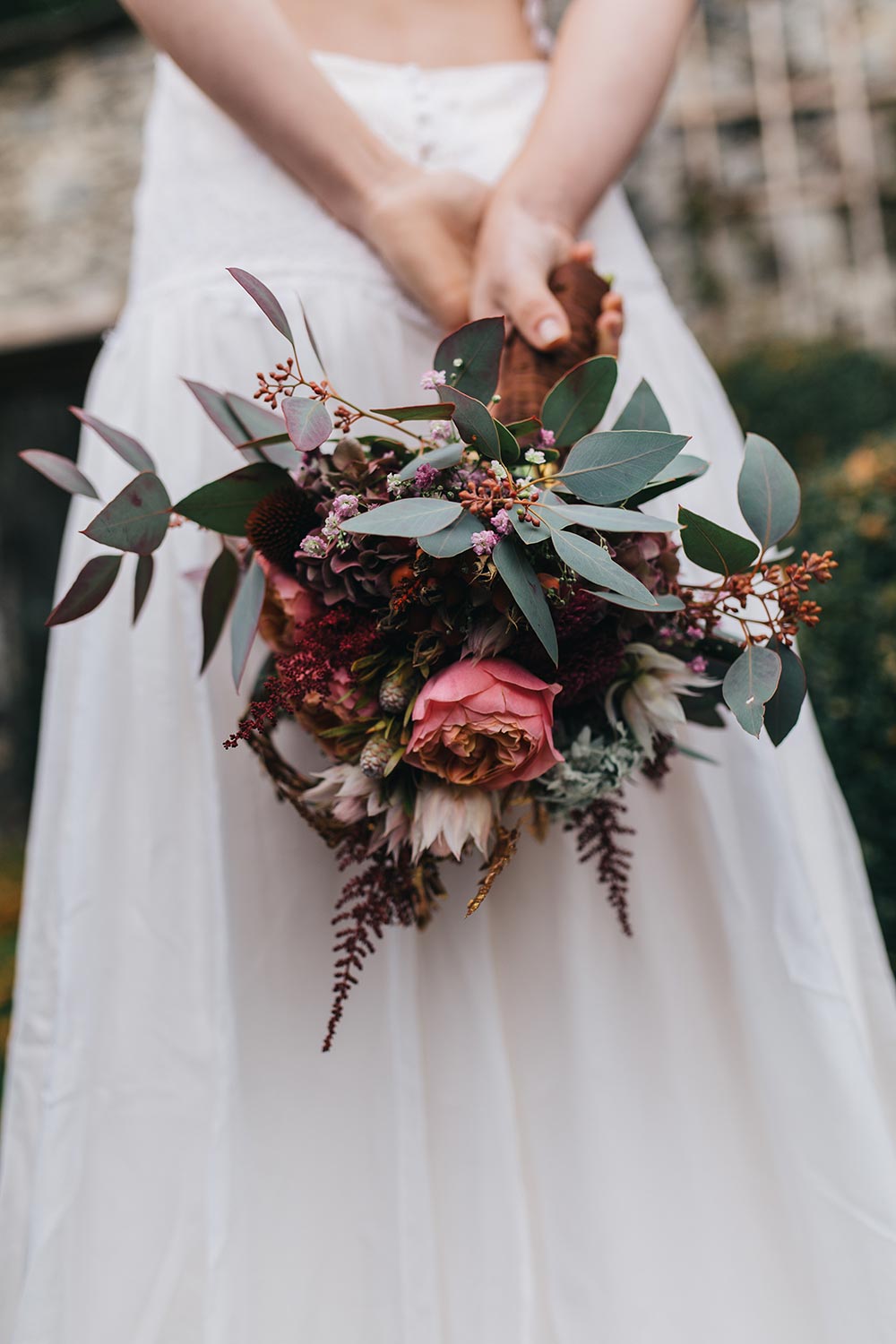 Herbsthochzeit, Style Shoot, Hochzeit in Tirol, Schloss Friedberg, Papeterie, Hochzeitskleid, Stephanie Wolff Paris, Hochzeit mit Hunden, Shooting mit Hunden, fashionblog, modeblog, hochzeitsblog, whoismocca.me