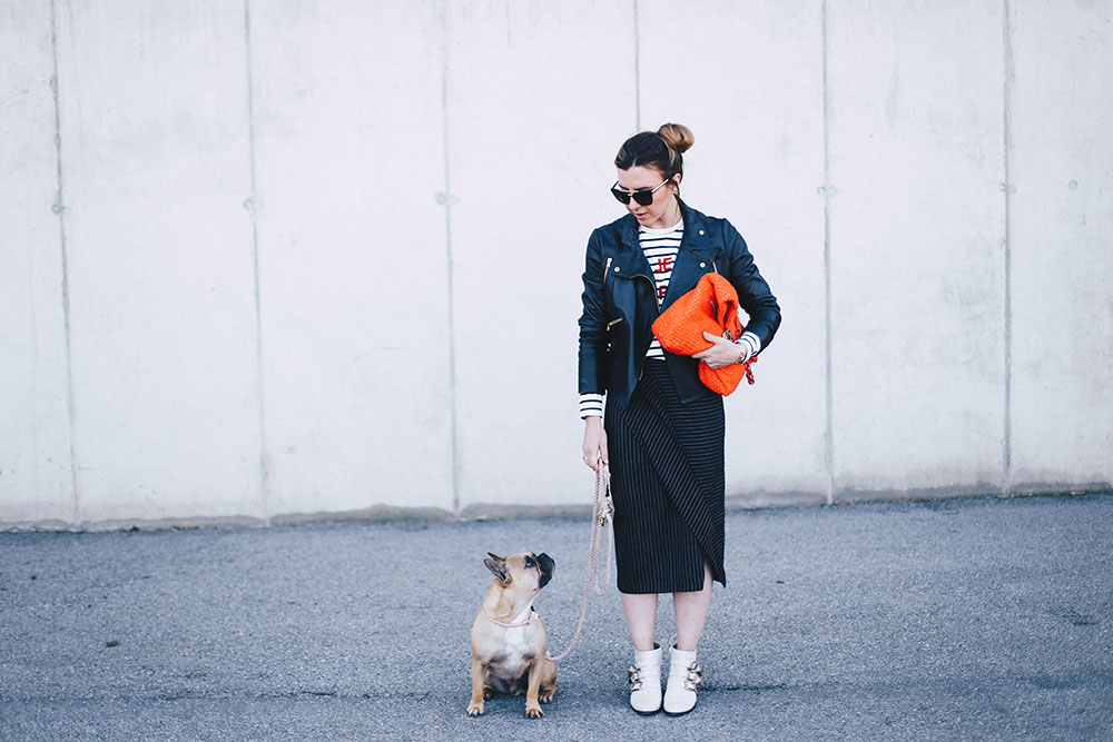 Outfit mit Bleistiftrock, Nadelstreifen kombinieren, Chloe Susanna Boots, Nina Ricci Tasche, Second Hand Shopping, Lederjacke stylen, Etre Cecile Streifenshirt, whoismocca.me