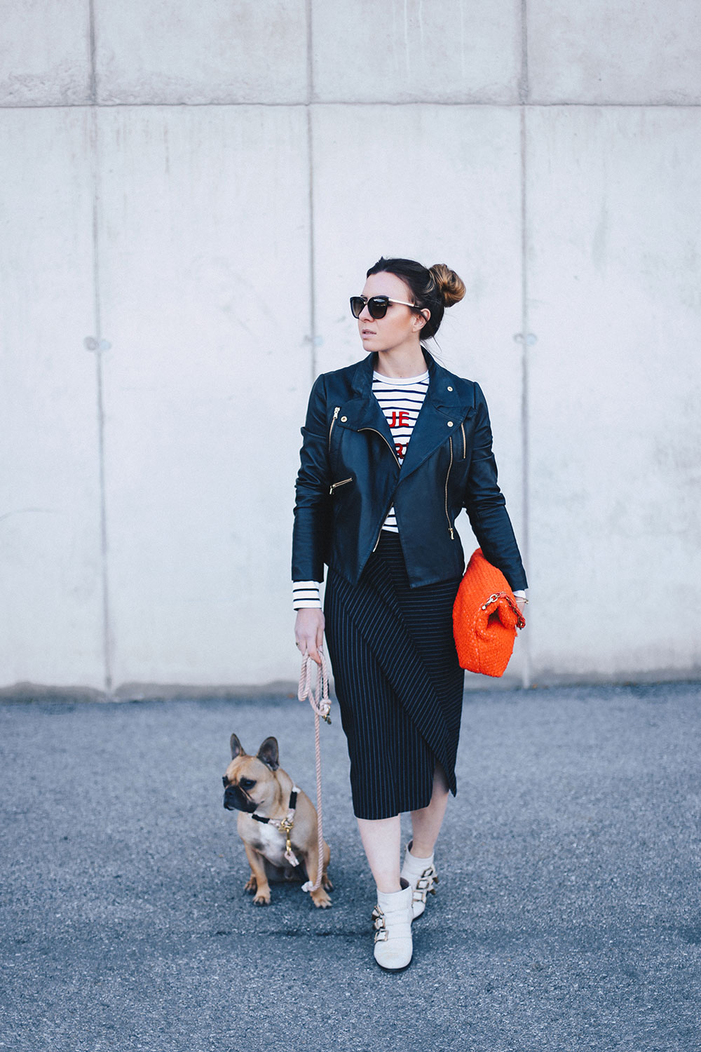 Outfit mit Bleistiftrock, Nadelstreifen kombinieren, Chloe Susanna Boots, Nina Ricci Tasche, Second Hand Shopping, Lederjacke stylen, Etre Cecile Streifenshirt, whoismocca.me