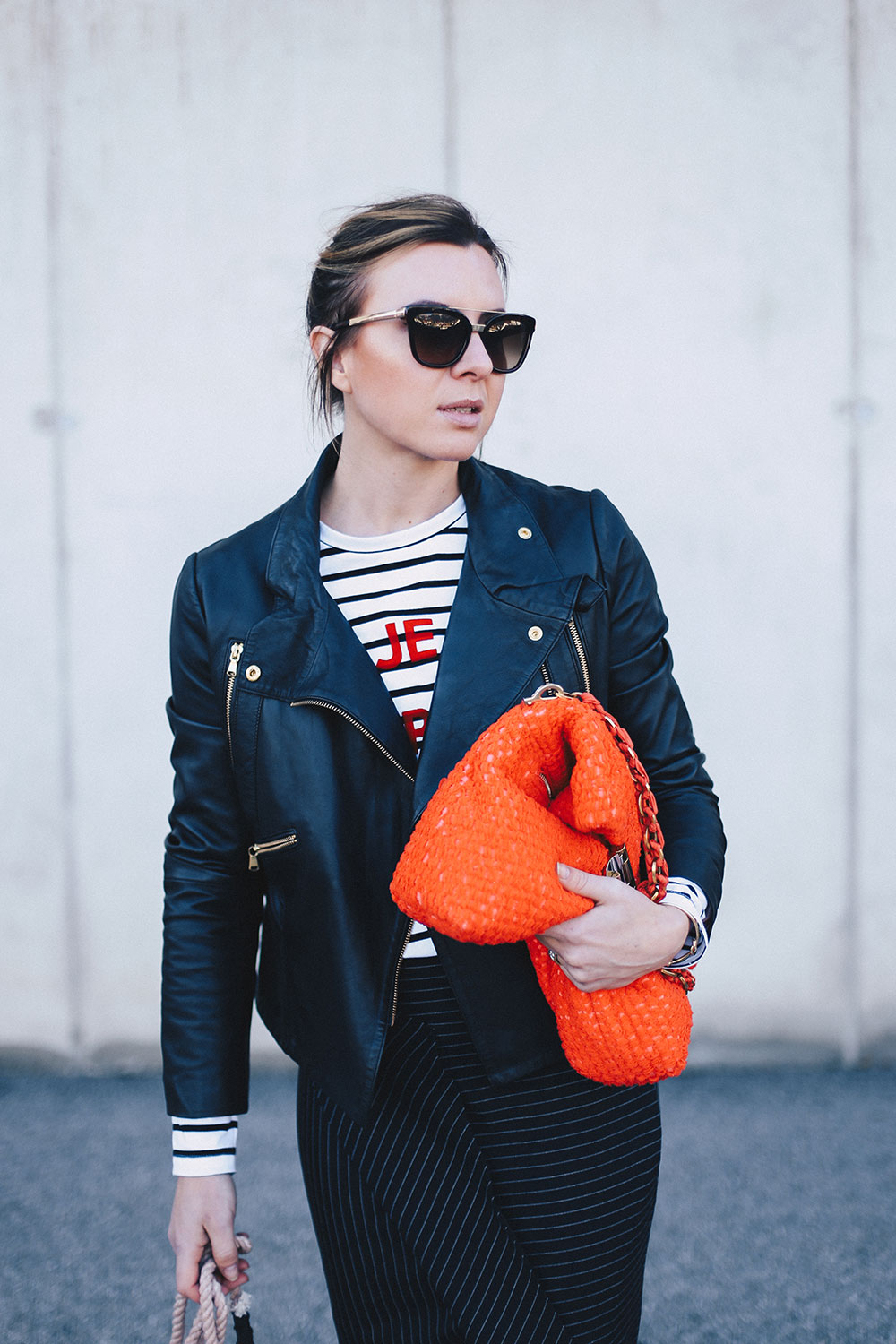 Outfit mit Bleistiftrock, Nadelstreifen kombinieren, Chloe Susanna Boots, Nina Ricci Tasche, Second Hand Shopping, Lederjacke stylen, Etre Cecile Streifenshirt, whoismocca.me