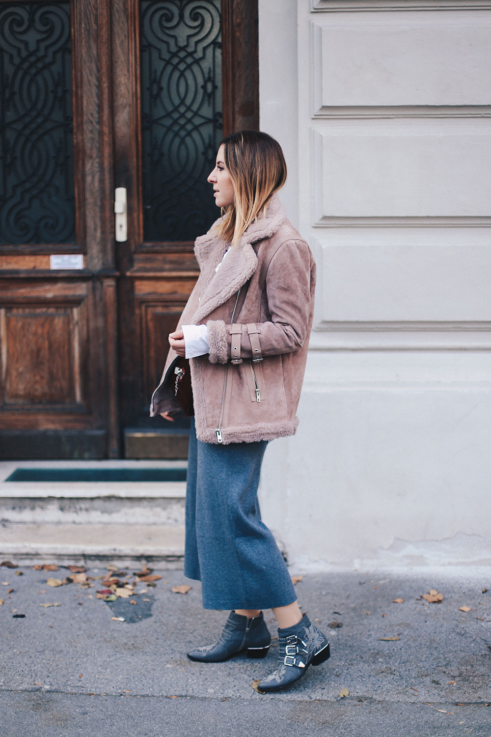 Rosa Shearling-Bikerjacke, Strick Culotte, Chloe Susanna Boots, Acne Lookalike Bikerjacke, Streetstyle, Outfit Blog, Modeblog, Fashion Blog, whoismocca.me