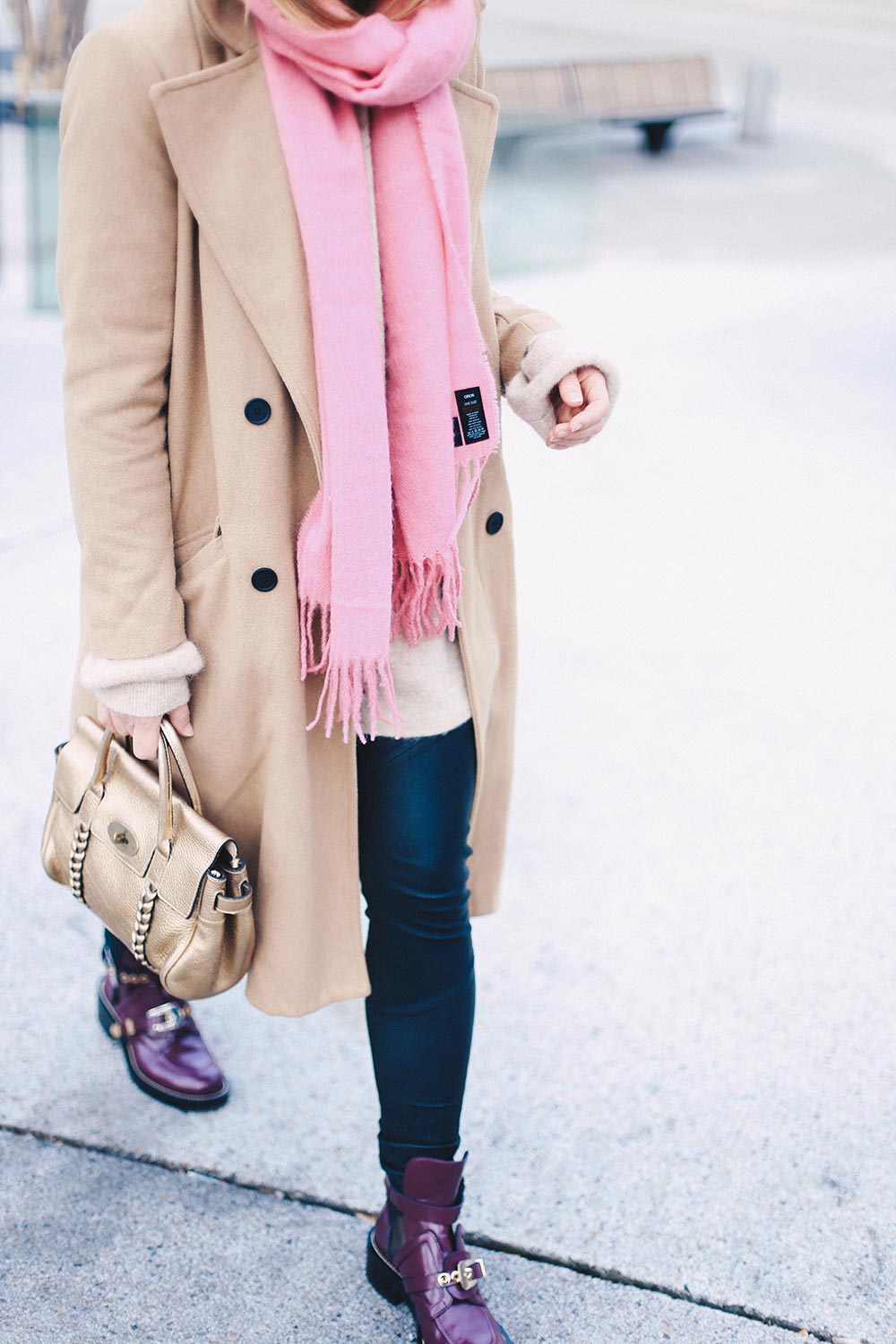 Balenciaga Cut-Out Boots, Camel Mantel und Mulberry Bayswater Tasche, Winter Outfit, Streetstyle, Innsbruck, Pink Outfit, Fashion Blog, Modeblog, Style Blog, Outfit Blog, whoismocca.me