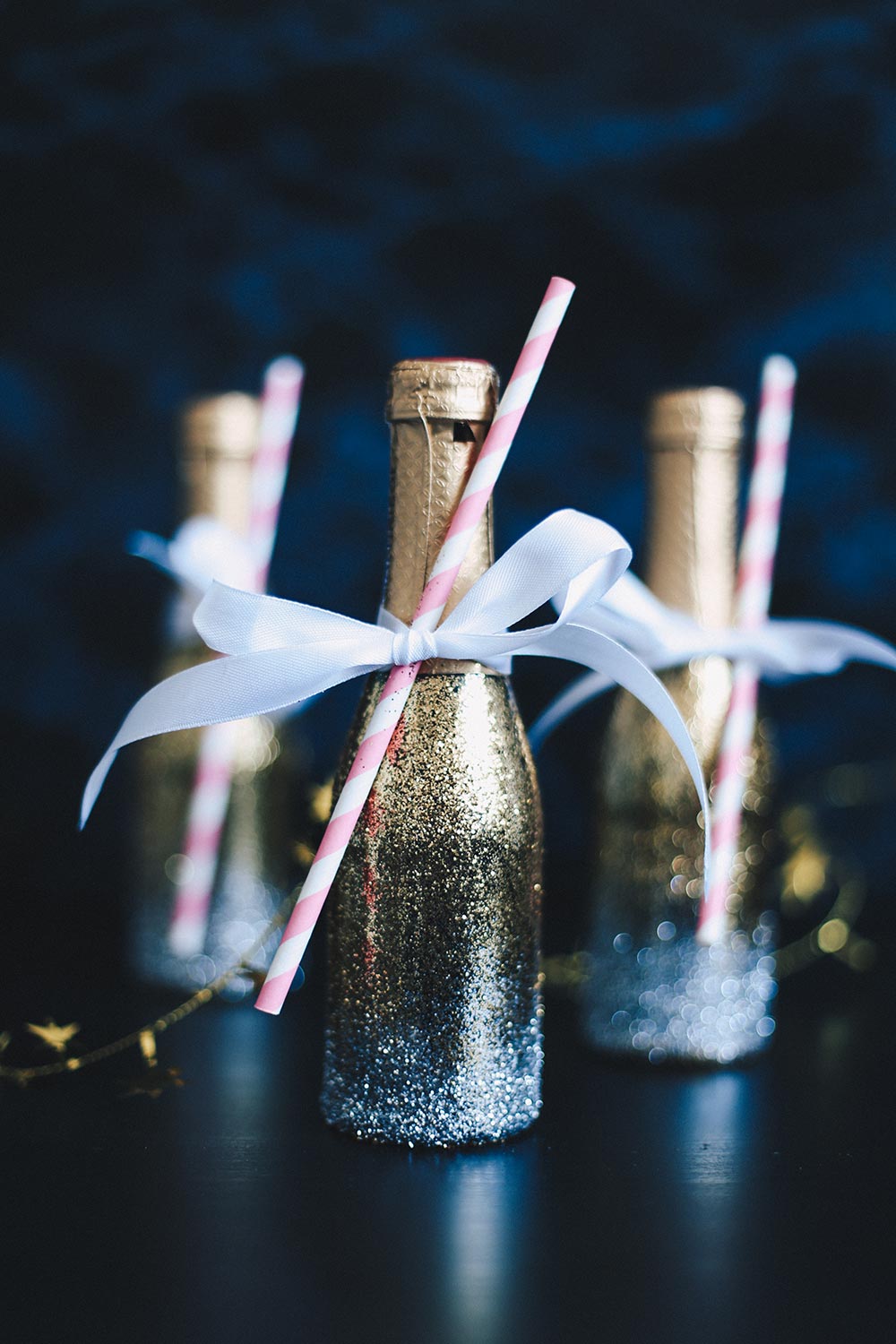 Last-Minute Silvester Idee, Glitter Champagne Bottles, DIY, Interiorblog, New Years Eve, whoismocca.me