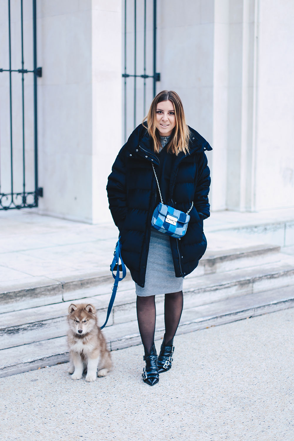 Winter-Streetstyle mit Bleistiftrock und Pufferjacke, Ankle Boots, Modeblog, Fashionblog, Mode Magazin, Outfit Blog, Style Blog, Daunenjacke, whoismocca.me