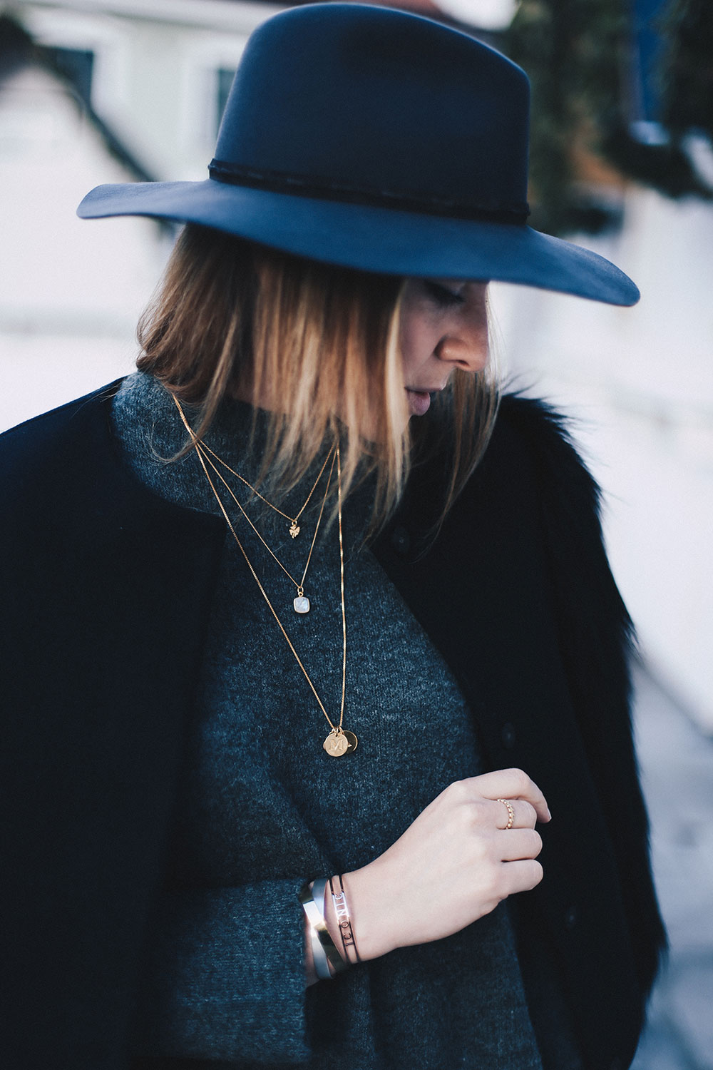 Fenty Creepers, Puma, Rihanna, Outfit Idee, Winteroutfit, Streetstyle, Fake Fur, Lackleder, Outfit Blog, Modeblog, Fashion Blog, Style Blog, Kurt Geiger Tasche, Rag & Bone Fedora, whoismocca.me