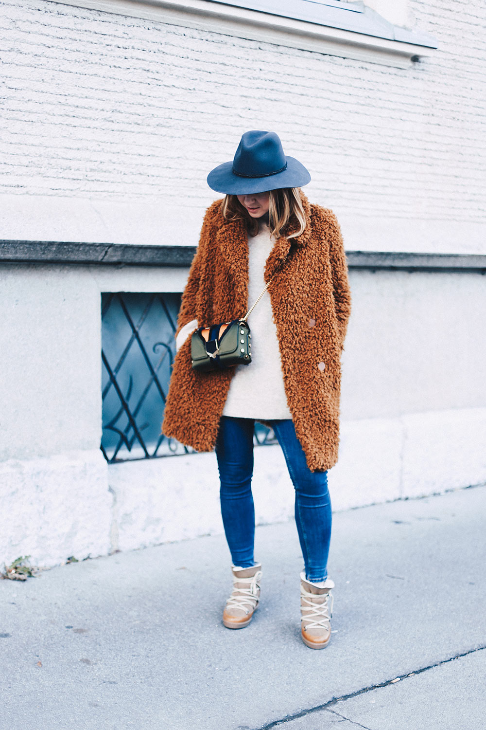 Teddyfell Jacke, Winteroutfit, Isabel Marant Nowles Boots, Jimmy Choo Lockett Petite, Vintage Designer Shopping, Streetstyle, Modeblog, Fashion Blog, Outfit Ideen, whoismocca.me