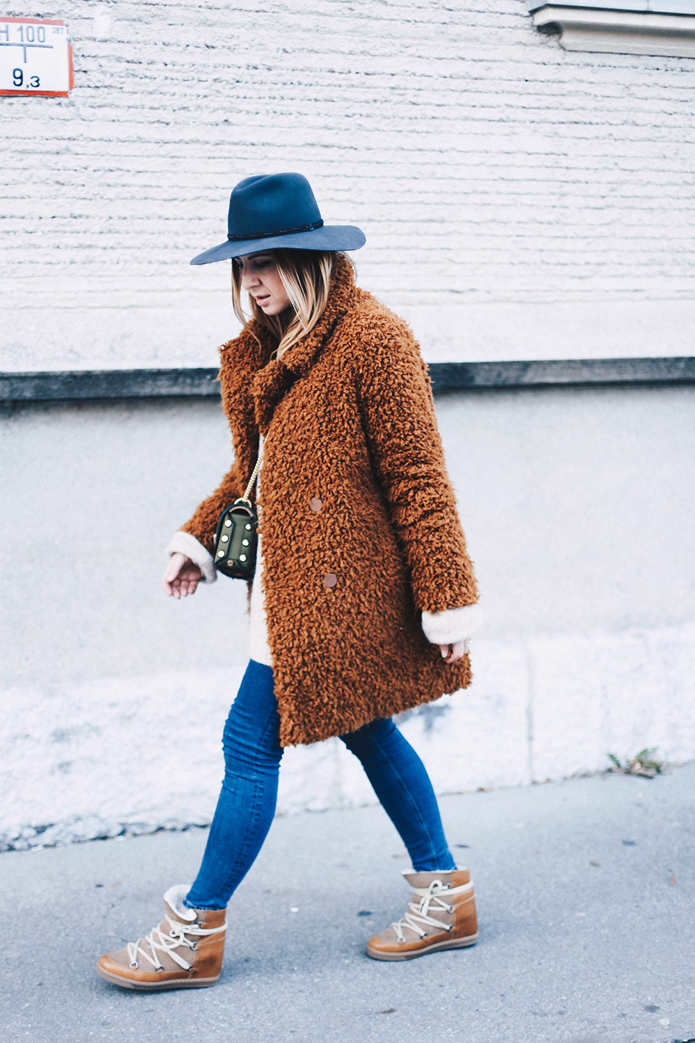 Teddyfell Jacke, Winteroutfit, Isabel Marant Nowles Boots, Jimmy Choo Lockett Petite, Vintage Designer Shopping, Streetstyle, Modeblog, Fashion Blog, Outfit Ideen, whoismocca.me