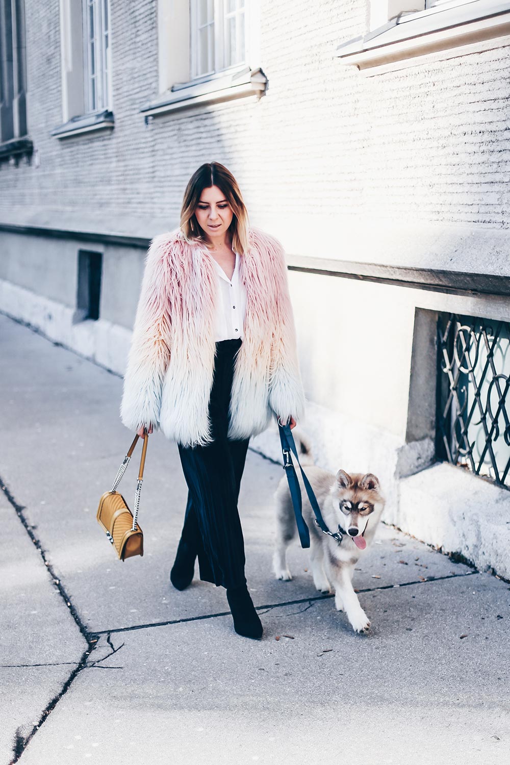 how to rock the faux fur trend, Winter Outfit, American Retro Fake Fur Jacke, Streetstyle, Samtculotte, Outfit Blog, Style Blog, Fashionblog, Modeblog, whoismocca.me