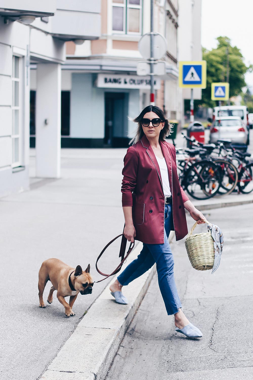 Casual Blazer Outfit mit Jane Birkin Basket und Denim Slippers, Jane Birkin Basket stylen und shoppen, Style Blog, Modeblog, Outfit Blog, Streetstyle 2017, Blazer Outfit, www.whoismocca.me