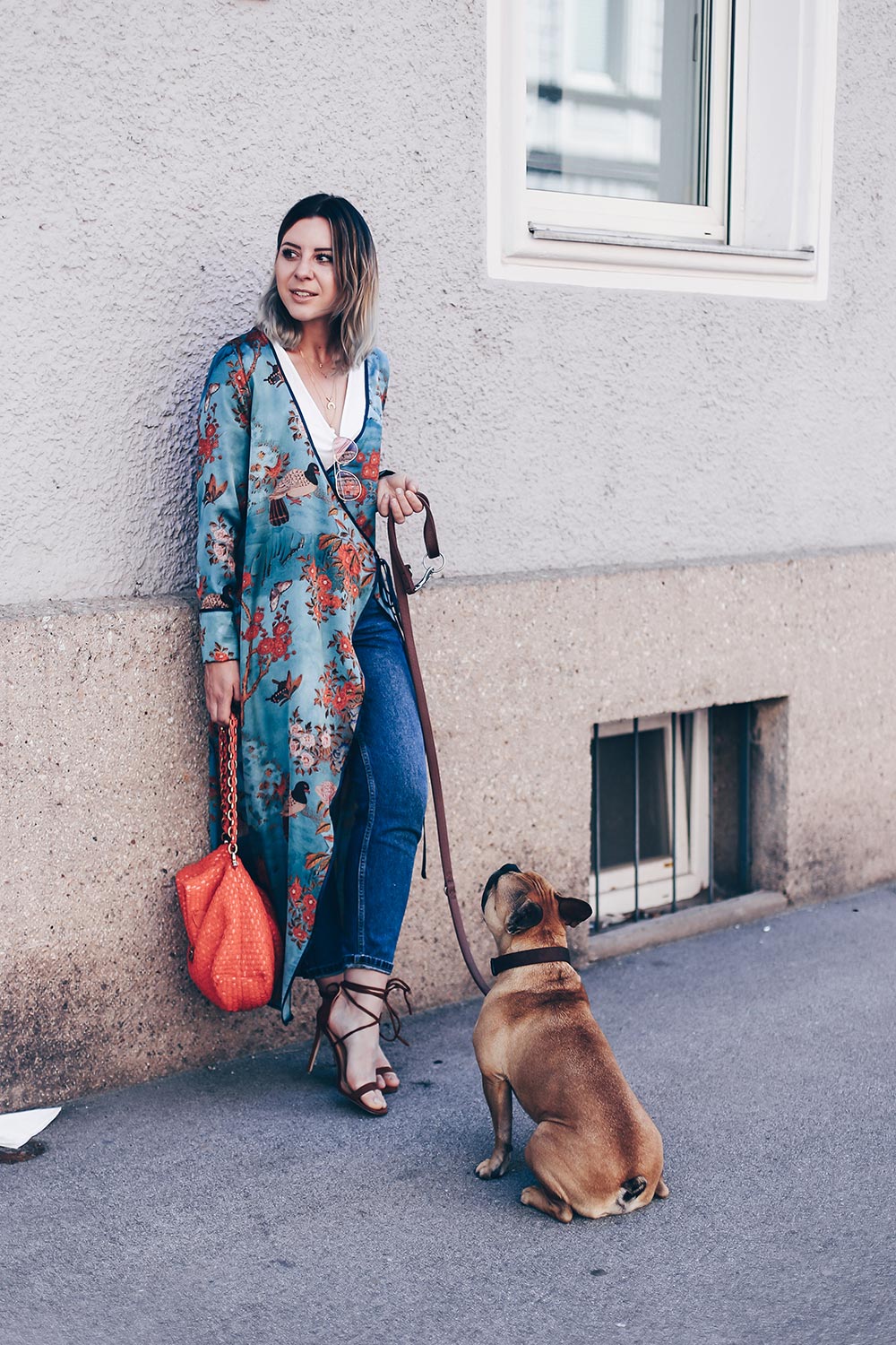 Zara Blumen Longline Kimono kombinieren, Früh Sommer Outfit mit Jeans und Kimono, High Heels, Nina Ricci Tasche, rosa Sonnenbrille, Basic Casual Chic Outfit, Sommer Style, Fashion Blog, Modeblog, Outfit Blog, Style Blogazine, www.whoismocca.me