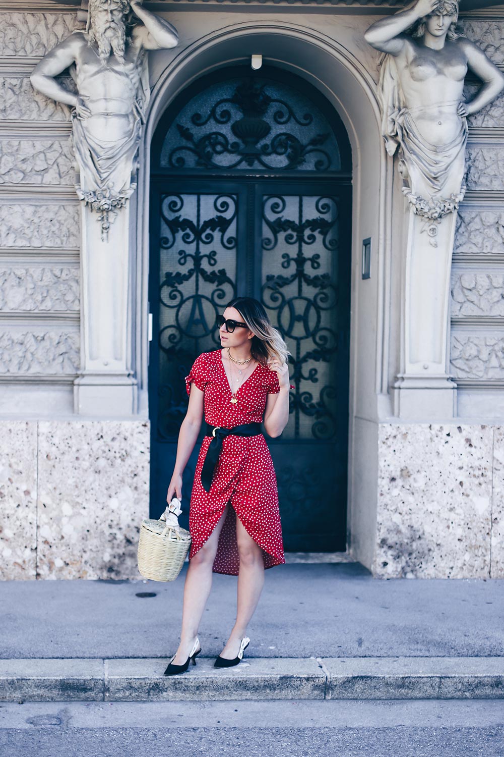 Must-have Kleid im Sommer, Wickelkleid mit Print kombinieren, Dior Jadior Pumps, Birkin Basket, Realisation Par Dupe, Lookalike Kleid, Fashion Blog, Modeblog, Outfit Blog, Style Blog, www.whoismocca.me