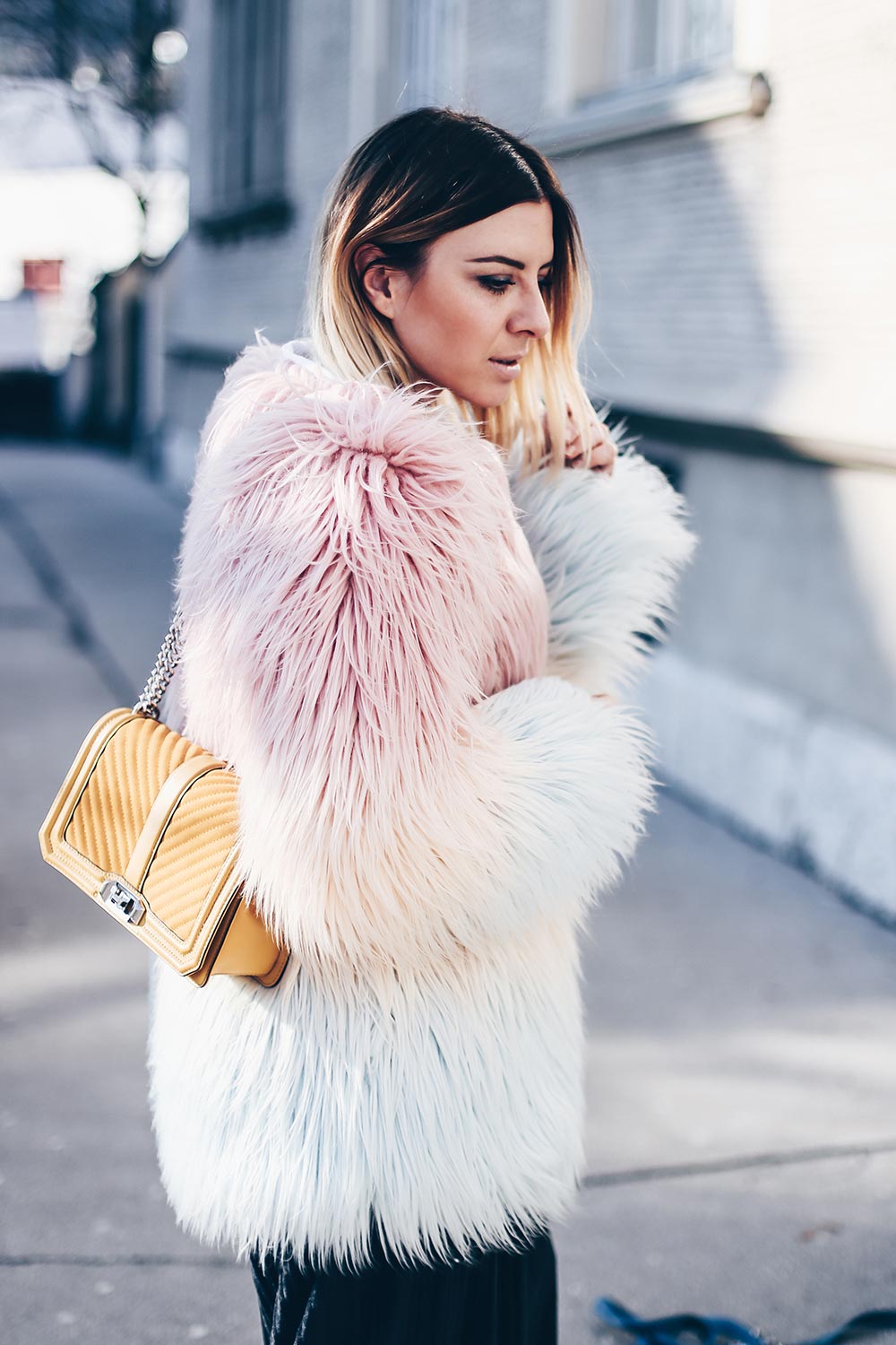 how to rock the faux fur trend, Winter Outfit, American Retro Fake Fur Jacke, Streetstyle, Samtculotte, Outfit Blog, Style Blog, Fashionblog, Modeblog, whoismocca.me