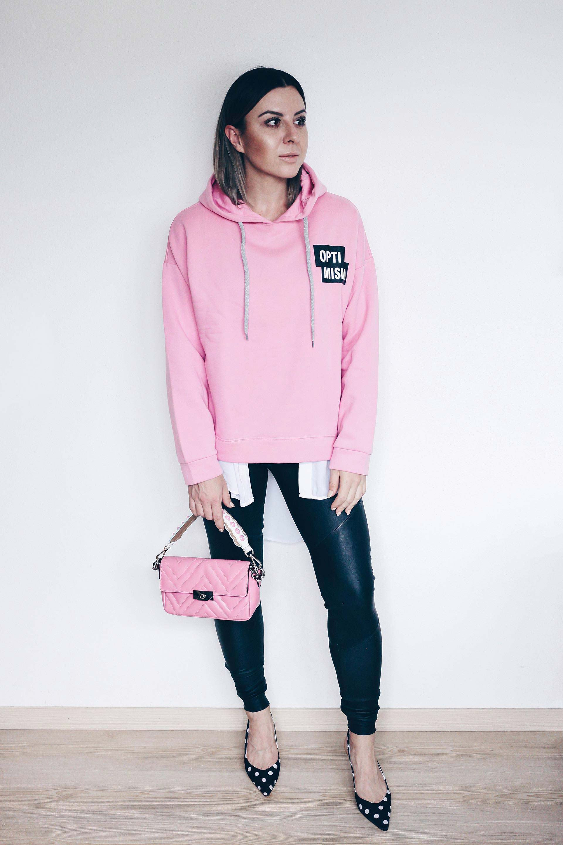 Hoodie Outfits Lookbook, Hoodie Trend 2017, Hoodie kombinieren, Outfit Ideen, Streetstyle, Modeblog, Outfit Blog, Fashion Blog, Style Blog, Outfit mit Kapuzenpullover, www.whoismocca.me