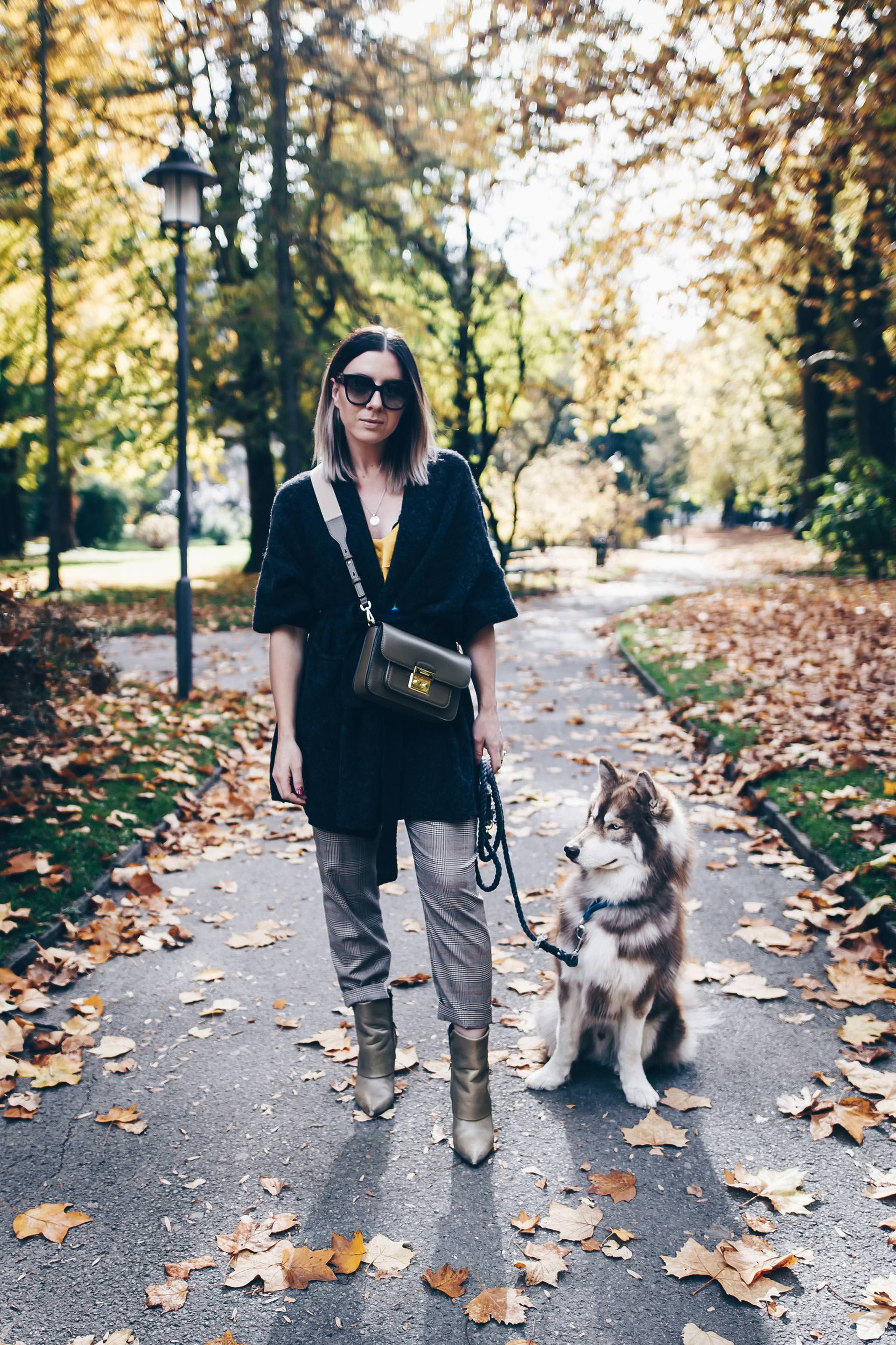 Herbst Outfit mit Cardigan, Glencheck Hose, Khaki Stiefeletten, Michael Michael Kors Cross Body Bag, Outfit of the Day, Outfits Blog, Fashion Blog, Modeblog, www.whoismocca.me