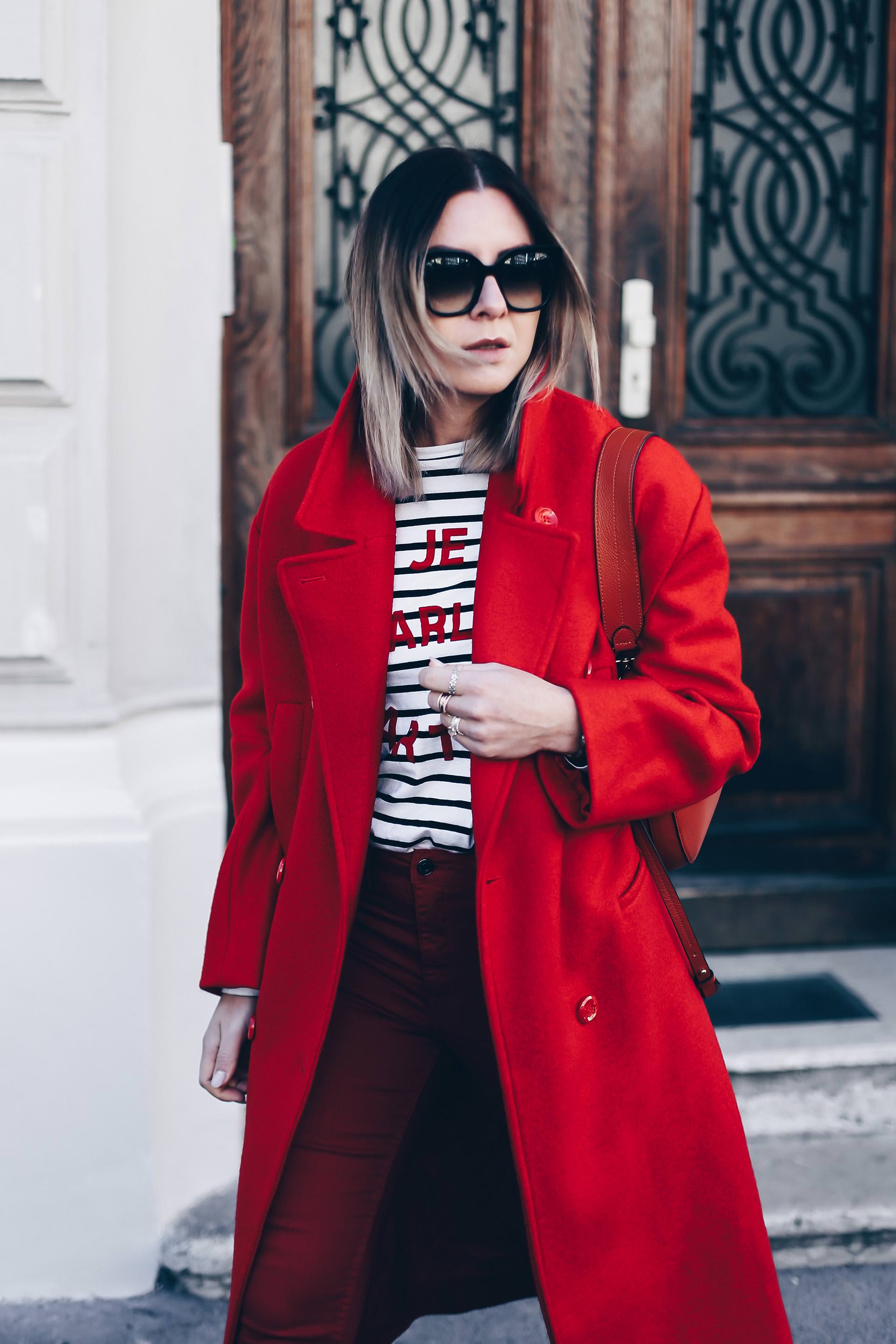 Red Colour Blocking, roter Mantel kombinieren, rote Ankle Boots, rote Jeans, Herbst Outfit, All Red Look, Streetstyle, Herbst Trends, Fashion Blog, Modeblog, Outfit Blog, www.whoismocca.me