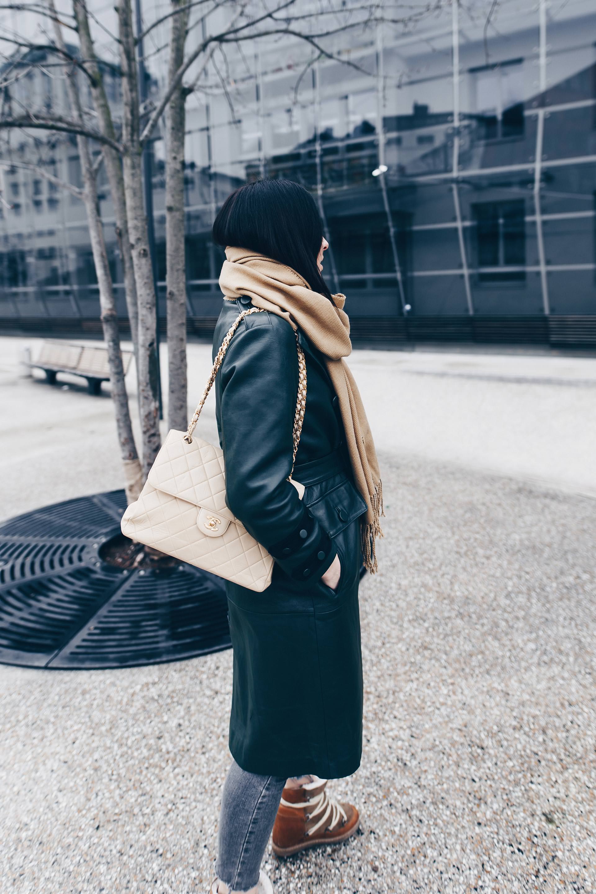 Winter Outfit mit Ledermantel aus der Zara Studio Collection 2017, Isabel Marant Nowles Boots, Skinny Jeans, Chanel Vintage Tasche, Streetstyle im Winter, Fashion Blogger Outfits, Modeblog Innsbruck, www.whoismocca.me