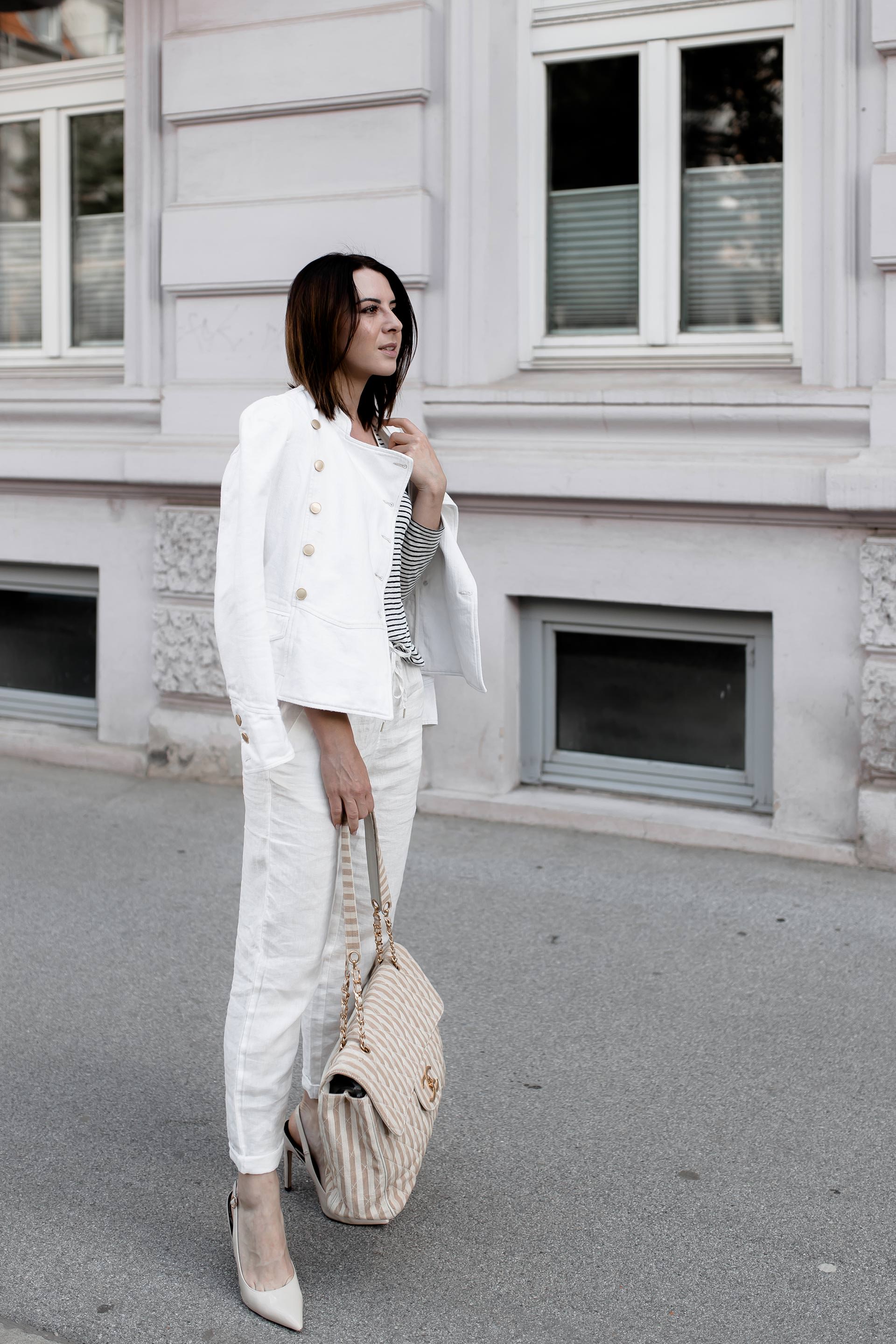 Leinen Mode, Outfit mit Jeansjacke von Isabel Marant, Leinen Hose und Leinen Shirt, nudefarbene Pumps, Chanel Jumbo Bag, Frühlingsoutfit mit Streifen, Isabel Marant Jeansjacke, Mode Tipps, www.whoismocca.me