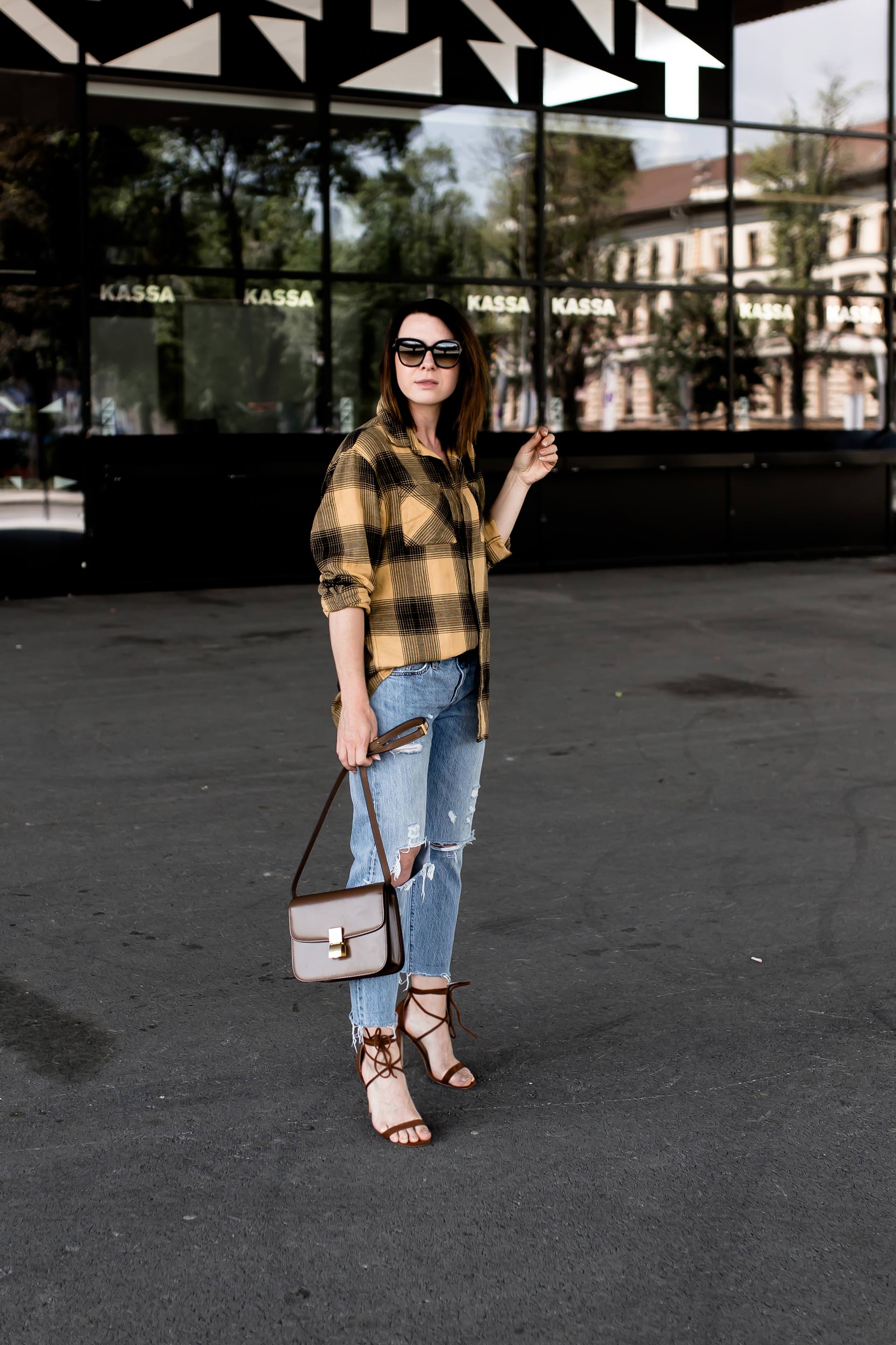 Boyfriend Jeans kombinieren, Boyfriend Style, Klamotten und Kleidung vom Freund tragen und anziehen, Styling Tipps, Mode Tipps, kariertes Hemd stylen, Outfit Ideen, Frühlingsoutfit für Frauen, #boyfriend #boyfriendstyle #boyfriendjeans #karohemd #outfit #styling #streetstyle, www.whoismocca.me