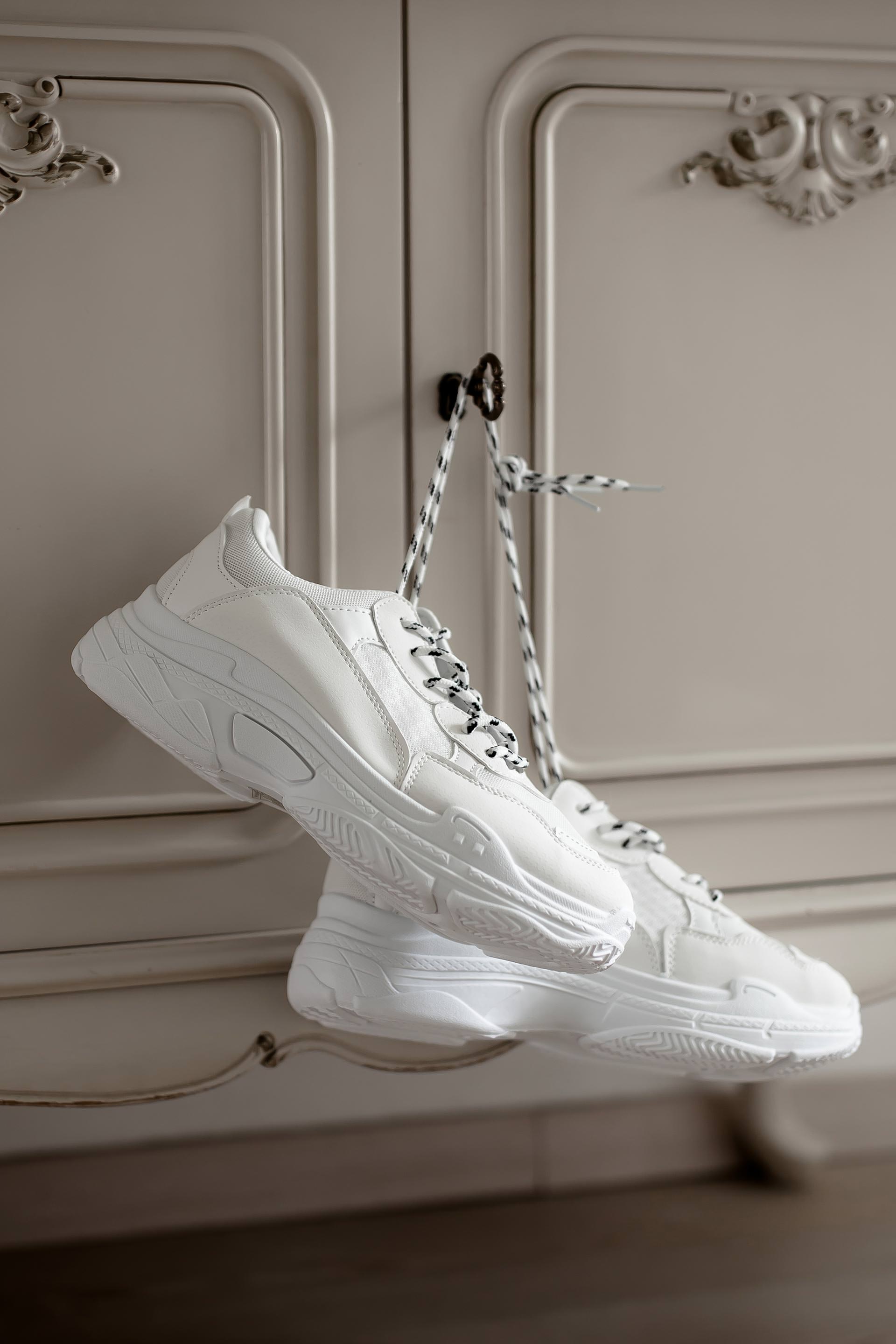 Chunky Sneakers à la Balenciaga Triple S, Das sind die besten Alternativen und Lookalikes für die Statement Sneakers, Balenciaga Lookalike Sneakers, Chunky Trainers, Modetrends 2018, Schuhtrends Frühling Sommer Herbst 2018, Mode und Styling Tipps, Fashion Blogger, www.whoismocca.me