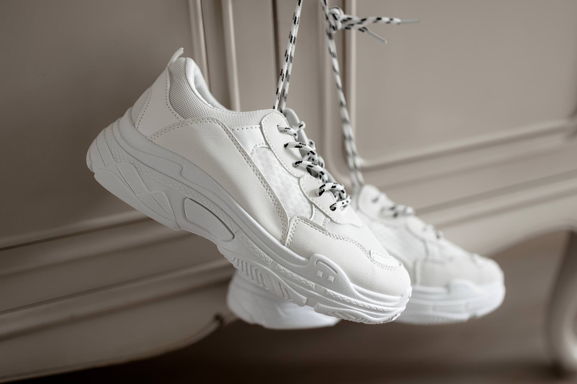 Chunky Sneakers à la Balenciaga Triple S, Das sind die besten Alternativen und Lookalikes für die Statement Sneakers, Balenciaga Lookalike Sneakers, Chunky Trainers, Modetrends 2018, Schuhtrends Frühling Sommer Herbst 2018, Mode und Styling Tipps, Fashion Blogger, www.whoismocca.me