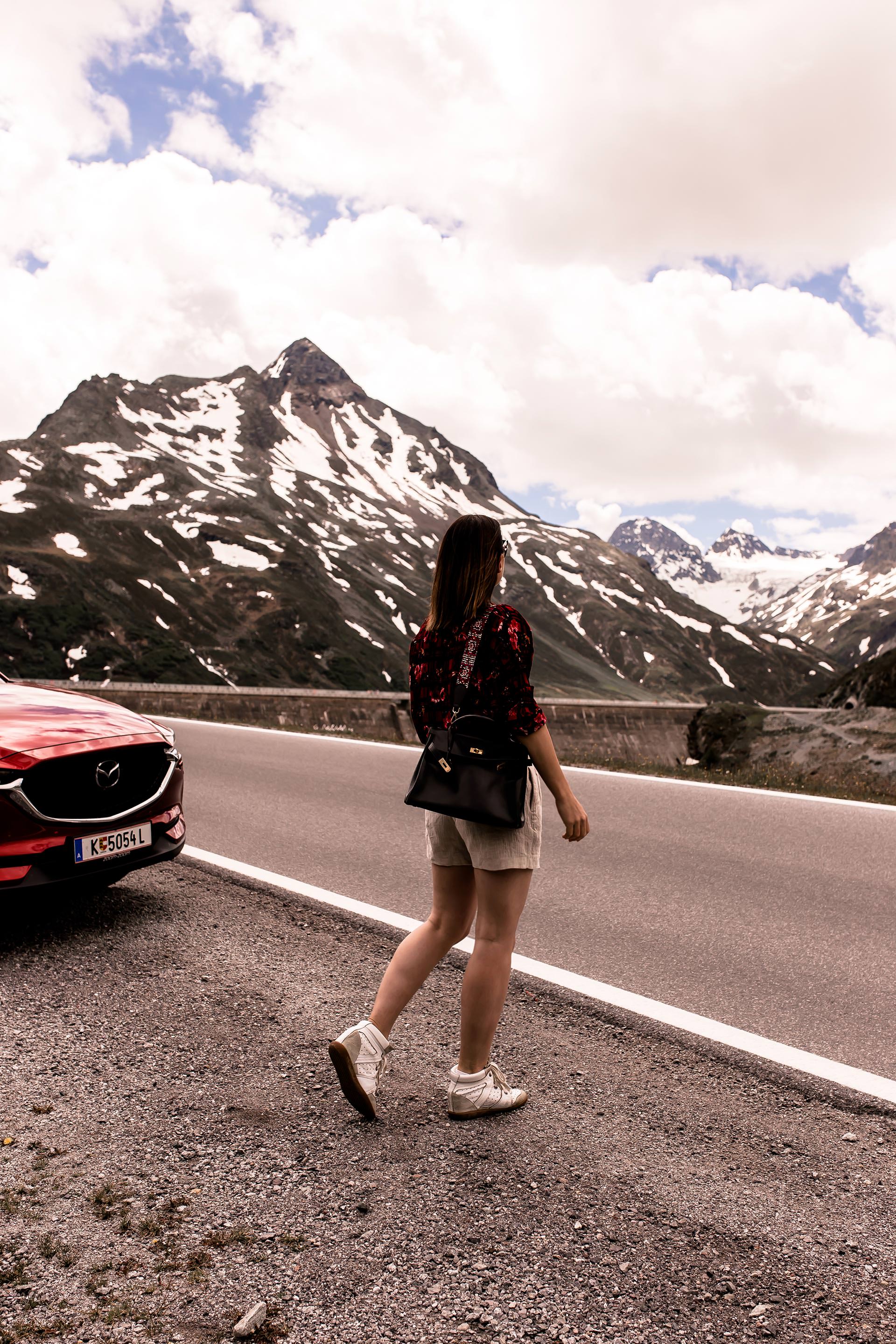 Anzeige, Mazda Routes 2018, Roadtrip durch Vorarlberg in Österreich, Silvretta Hochalpenstraße, Casalpin Chalets in Brand, Brandnertal, Feriendorf, Ferienhütte, Reise Tipps für Vorarlberg, Reiseblogger, Lifestyle Blogazine, www.whoismocca.me #mazdaroutes2018 #roadtrip #chalets #reiseblogger #mazda #vorarlberg #silvretta