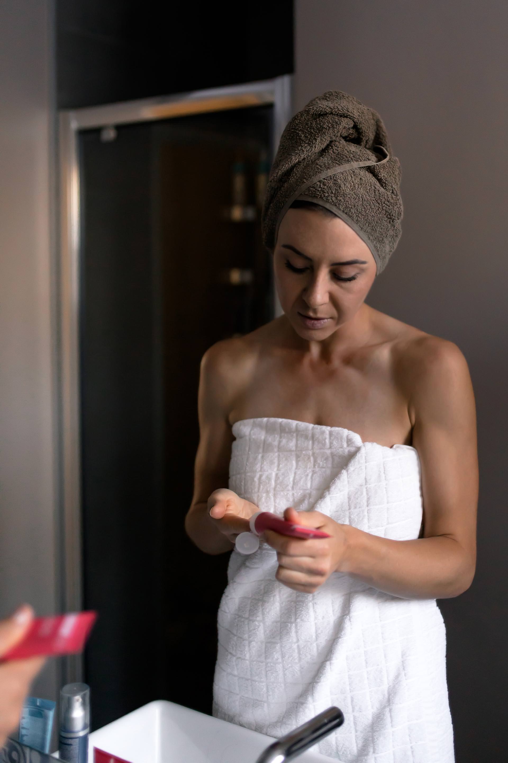 enthält unbeauftragte Werbung. Hautpflege im herbst, pflege herbstzeit, pflegetipps für schöne haut, Beauty Blogger, gesichtspflege im herbst, beauty produkte die man haben muss, beauty produkte für reine haut, beauty must haves 2018, herbst beauty tipps, herbst beauty produkte, neue beauty tipps und tricks, gute gesichtscreme, fetthaltige gesichtscreme, intensive anti aging, anti aging pflege, Erfahrungsbericht, Beauty Blog, www.whoismocca.me #hautpflege #herbstpflege #gesichtspflege #antiaging #beautytrends #beautyblog #antiaging