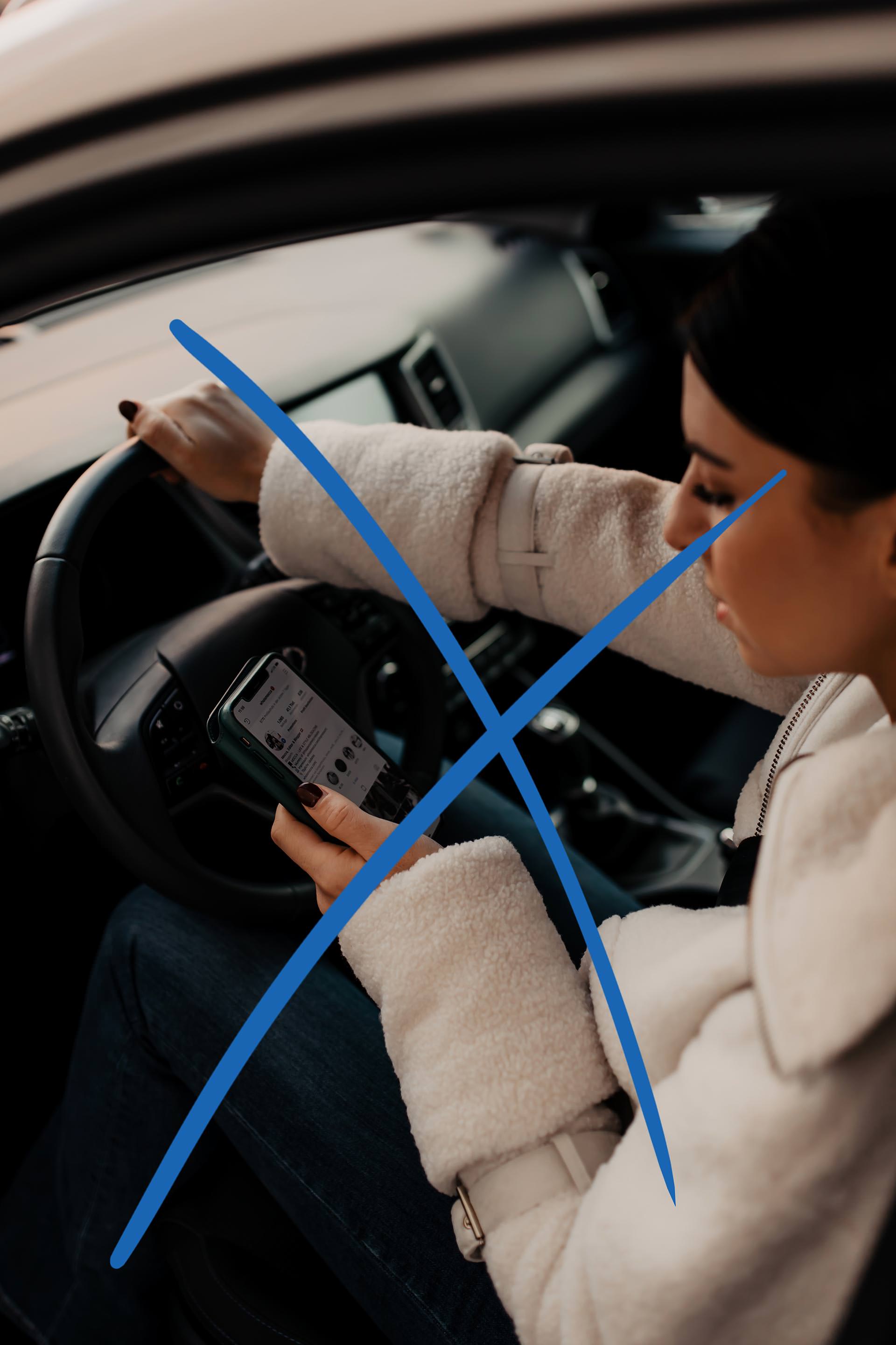 Anzeige. UNIQA SafeLine Autoversicherung die Leben retten kann, UNIQA SafeLine App, UNIQA SafeLine Notfallknopf einbauen lassen, UNIQA SafeLine Erfahrungen, Handy weg vom Steuer, Autoversicherung sparen, Lifestyle Blog, Karriere Blog, www.whoismocca.me #UNIQASafeLine #UNIQA #autoversicherung #handyweg #sicherheit #lifestyle