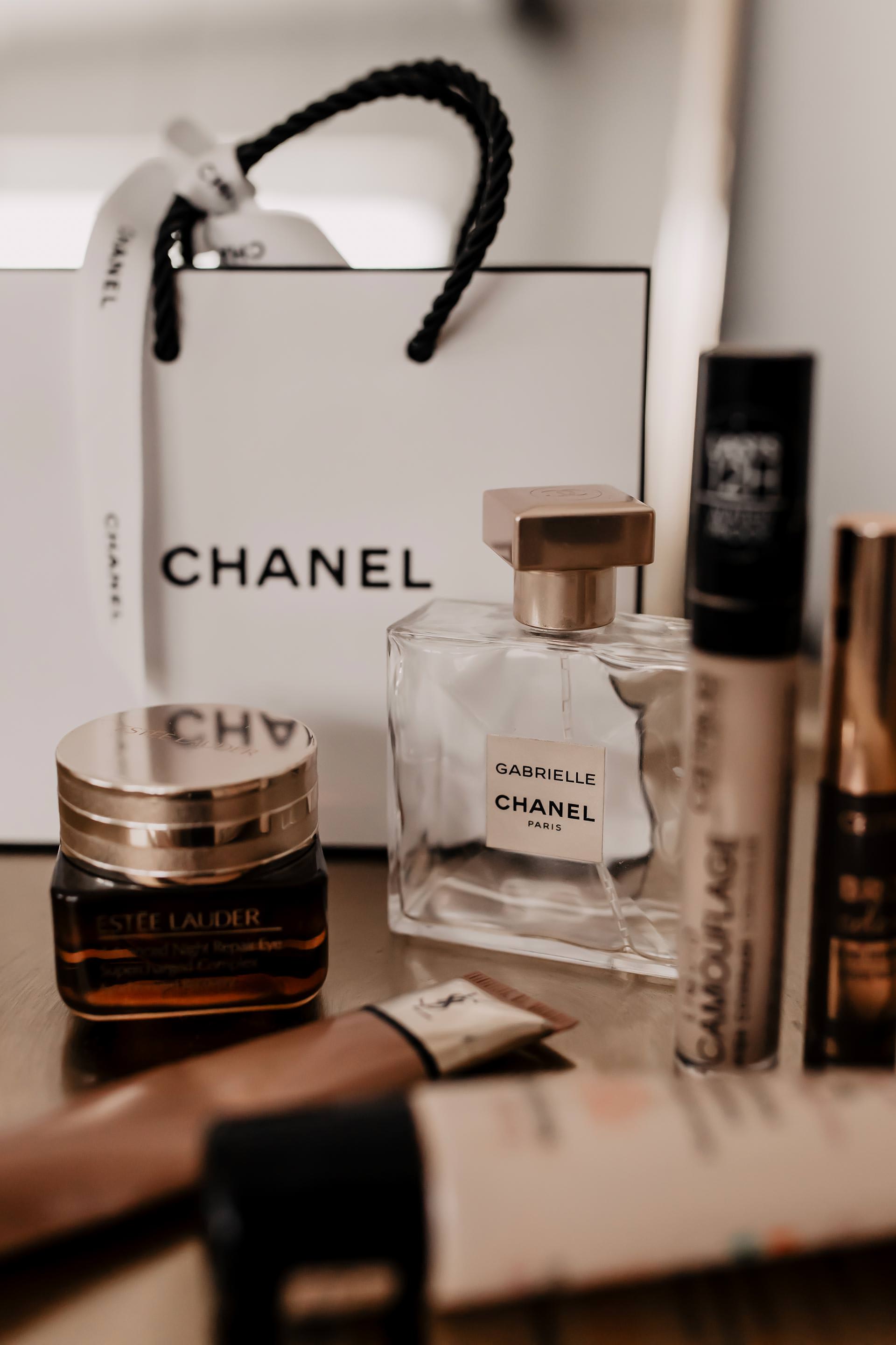 enthält unbeauftragte Werbung // Aufgebraucht und Nachgekauft, Beauty Produkte die man haben muss, beauty produkte die man braucht, beauty produkte für frauen, Liquid Camouflage Coverage Concealer, Chanel Gabrielle Eau de Parfum, bourjois cc cream, brow colorist catrice, augenbrauen mascara, touche éclat glow shot highlighter, belebende augengel creme, advanced night repair supercharged complex, Beauty Blogger, www.whoismocca.me #aufgebraucht #nachgekauft #beautyprodukte #beautyblogger #musthaves