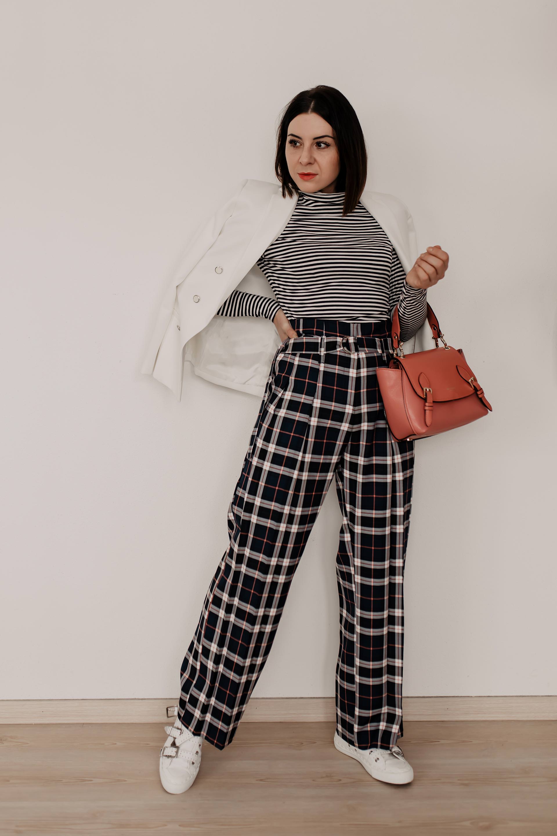 enthält unbeauftragte Werbung // karierte hose kombinieren, lookbook 2019, karo hose kombinieren, outfit mit karo hose, outfit mit karierter hose, Alltagsoutfit, outfit ideen für jeden tag, Büro Outfit, stylische outfits, Outfit inspirationen, outfits zusammenstellen leicht gemacht, outfits zusammenstellen, karierte stoffhose, www.whoismocca.me #lookbook #modetrends #styling #kariert #checked #modetrends2019 #outfits #alltagsoutfits