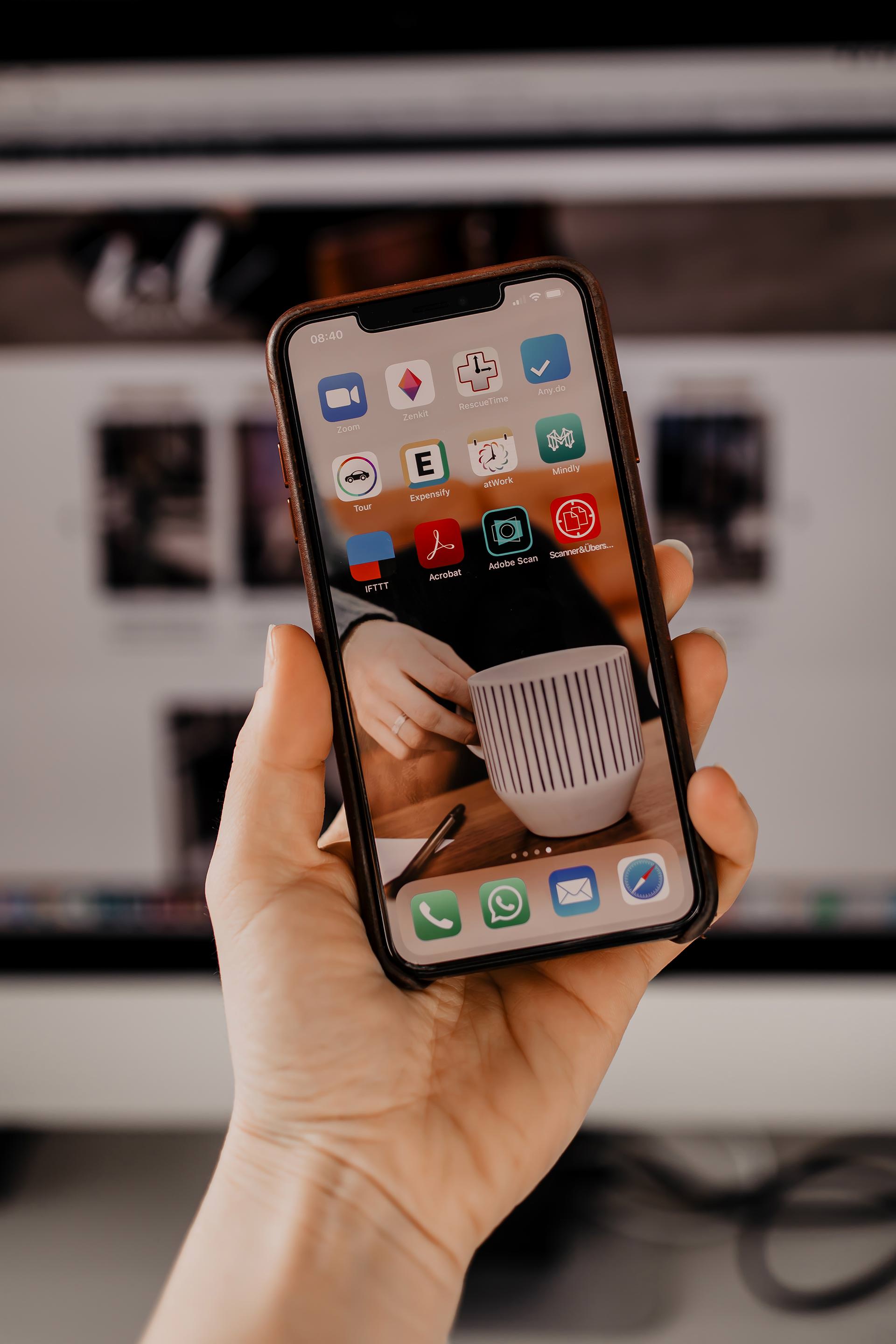 die besten Apps für den Büroalltag // unbeauftragte Werbung // Apps fürs Büro, apps für mehr produktivität, apps für projektmanagement, zeitmanagement app, work life balance app, selbstmanagement arbeitsplatz, Selbstmanagement app, kostenlose apps, praktische apps fürs handy, nützliche apps für unterwegs, nützliche apps für unternehmen, Karriere Blog, www.whoismocca.me #karriere #apps #projektmanagement #zeitmanagement #selbstmanagement #worklifebalance