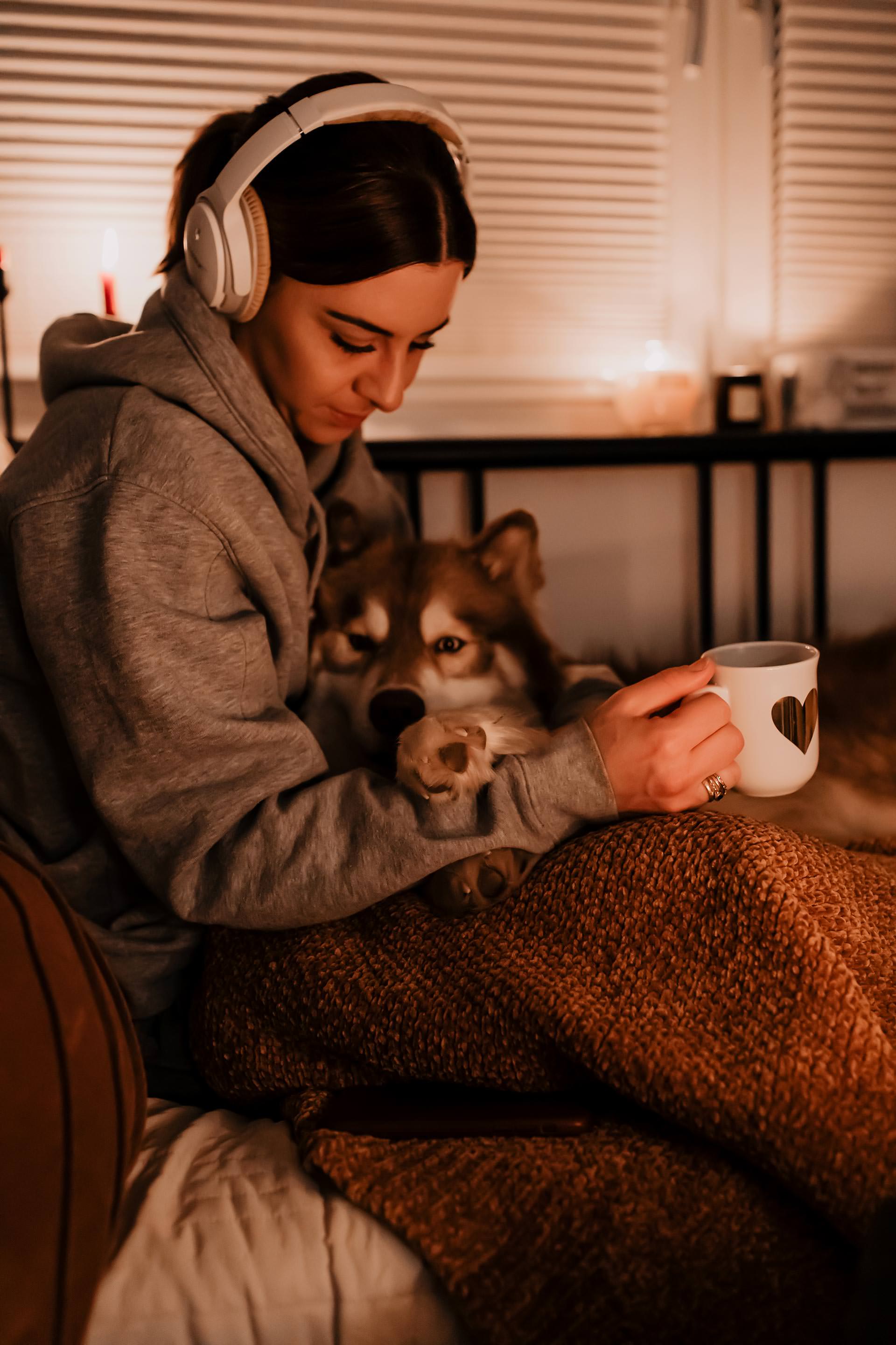 enthält Werbung // stress abbauen, Entspannung im Alltag, bookbeat erfahrungen und kosten, bookbeat kostenlos testen code, stress schnell loswerden und abbauen, stress gegenmaßnahmen, schneller entspannen tipps, nach Feierabend nicht abschalten können, nach feierabend entspannen, Entspannungsübungen, Entspannung mit hund, Entspannung mit hörbuch, Stressabbau, Mittel gegen Stress, Stressbewältigung, Stress abbauen methoden, Stress abbauen tipps, www.whoismocca.me #stress #entspannung #stressabbau #entspannungstipps #bookbeat #erfahrungsbericht #review