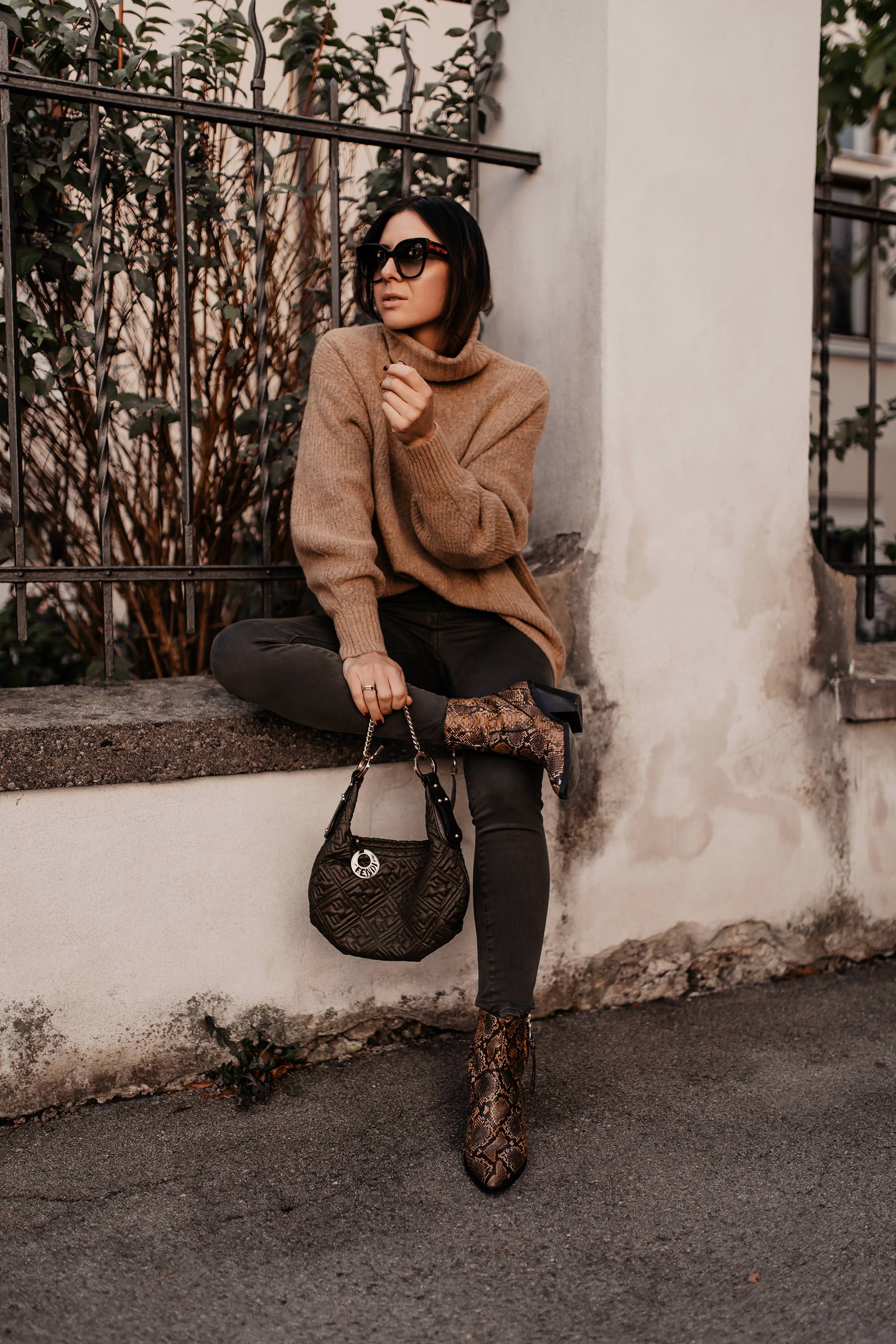 Was ist im Herbst 2019 modern? Auf meinem Modeblog zeige ich dir die 23 schönsten Modetrends für den Alltag! Gemeinsam mit zahlreichen Outfit-Ideen für den Herbst bringe ich dir die neuen Trends näher und gebe dir Tipps wie du sie im Alltag und Büro kombinieren kannst. www.whoismocca.me #herbsttrends #modetrends #lookbook #outfits