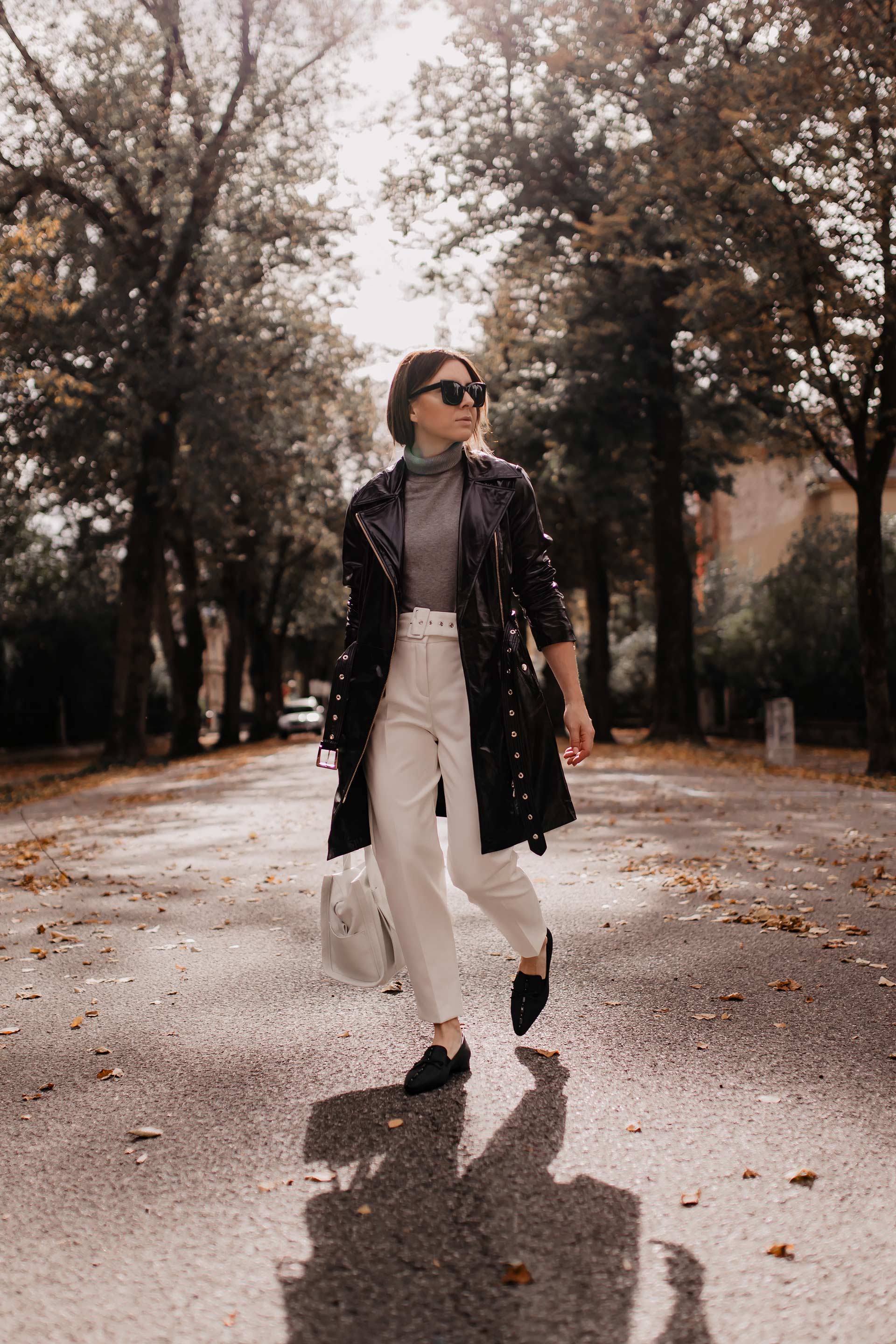 Herbst-Outfits fürs Büro // Anzeige // Diese 2 Business-Casual Looks gehen immer! Auf meinem Modeblog stelle ich dir 2 Büro-Outfits für den Herbst vor, die stilsicher, elegant und bequem sind. www.whoismocca.me #herbstoutfit #bürooutfit #businessoutfit #karriereblog