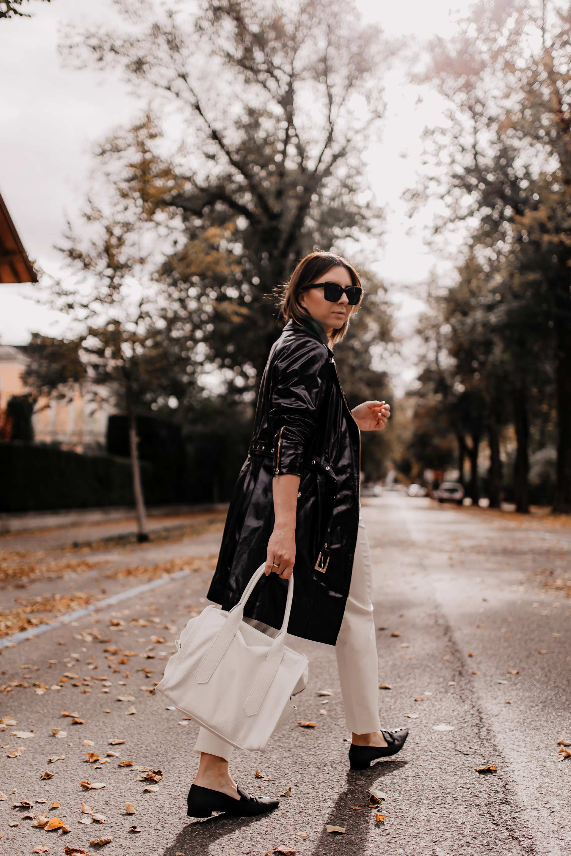 Herbst-Outfits fürs Büro // Anzeige // Diese 2 Business-Casual Looks gehen immer! Auf meinem Modeblog stelle ich dir 2 Büro-Outfits für den Herbst vor, die stilsicher, elegant und bequem sind. www.whoismocca.me #herbstoutfit #bürooutfit #businessoutfit #karriereblog