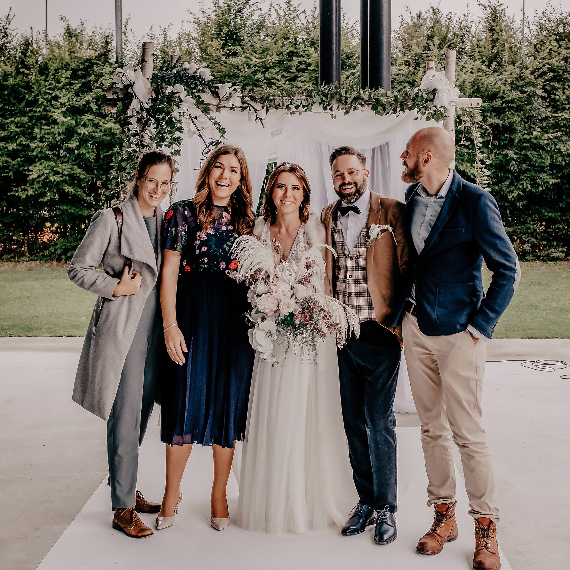 Heute geht es um einen äußerst wichtigen Teil unserer Hochzeit, ohne den wohl alles nicht so reibungslos funktioniert hätte. Die Rede ist von unserer Hochzeitsplanerin, deren wunderbare Arbeit ich dir heute vorstellen möchte. www.whoismocca.me #hochzeitsplanerin #traumhochzeit #hochzeitsblog