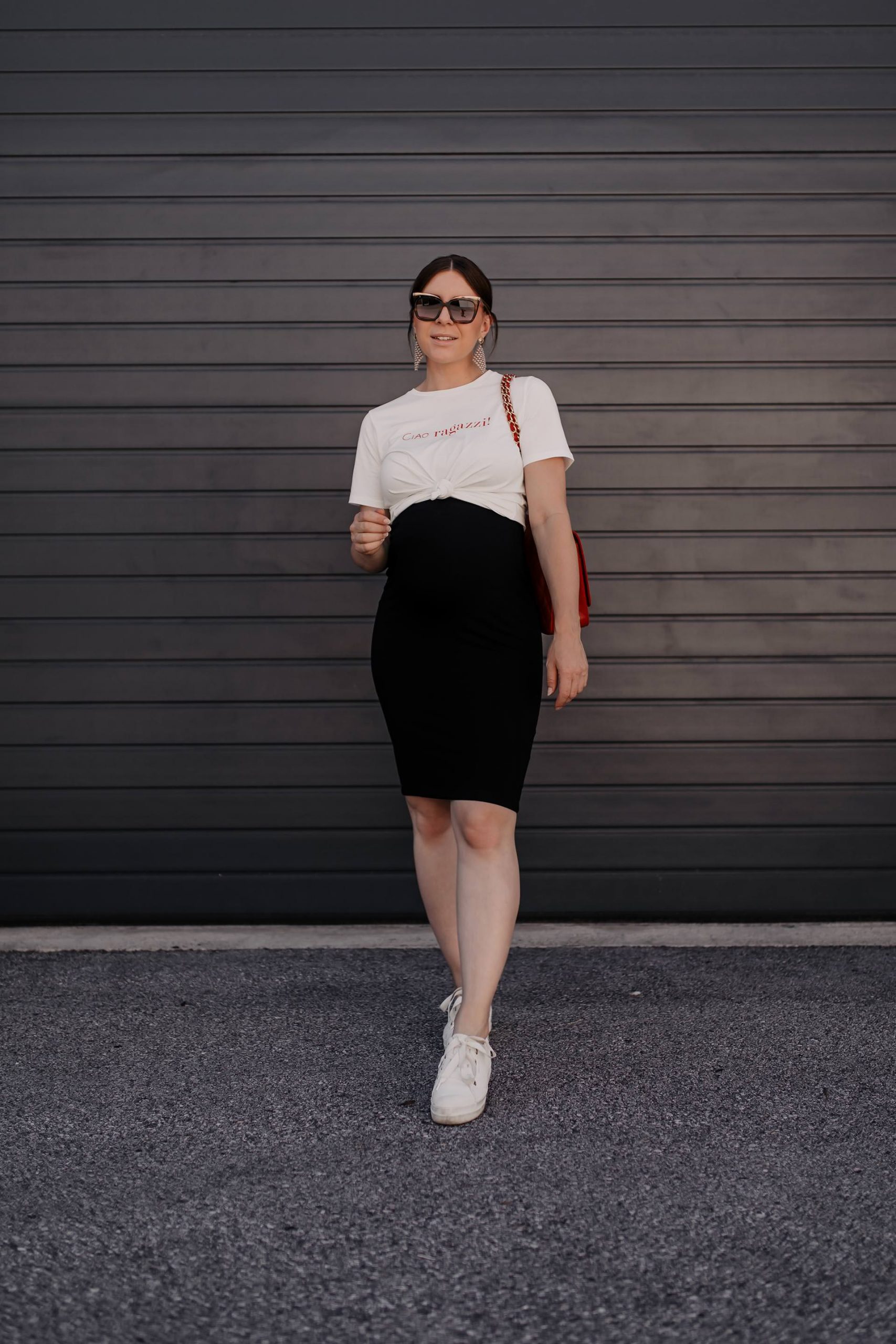 Ohne #Umstandsmode durch den Sommer zu kommen ist gar nicht so schwer! Ich zeige dir mein Lieblingsoutfit im 7. Monat und gebe dir praktische Styling-Tipps. www.whoismocca.me #Schwangerschaftsoutfit #stylethebump