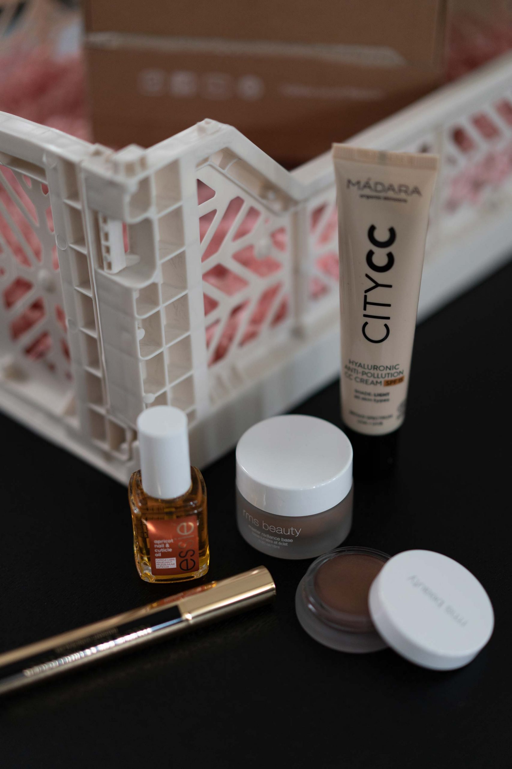 Anzeige. Wenn auch du deine Beautyprodukte online kaufen möchtest, dann habe ich sehr nützliche Tipps für dich am Beautyblog gesammelt. Denn gerade Online gibt es ein paar Dinge zu beachten, bevor man schlussendlich den Bestell-Button klickt. www.whoismocca.me